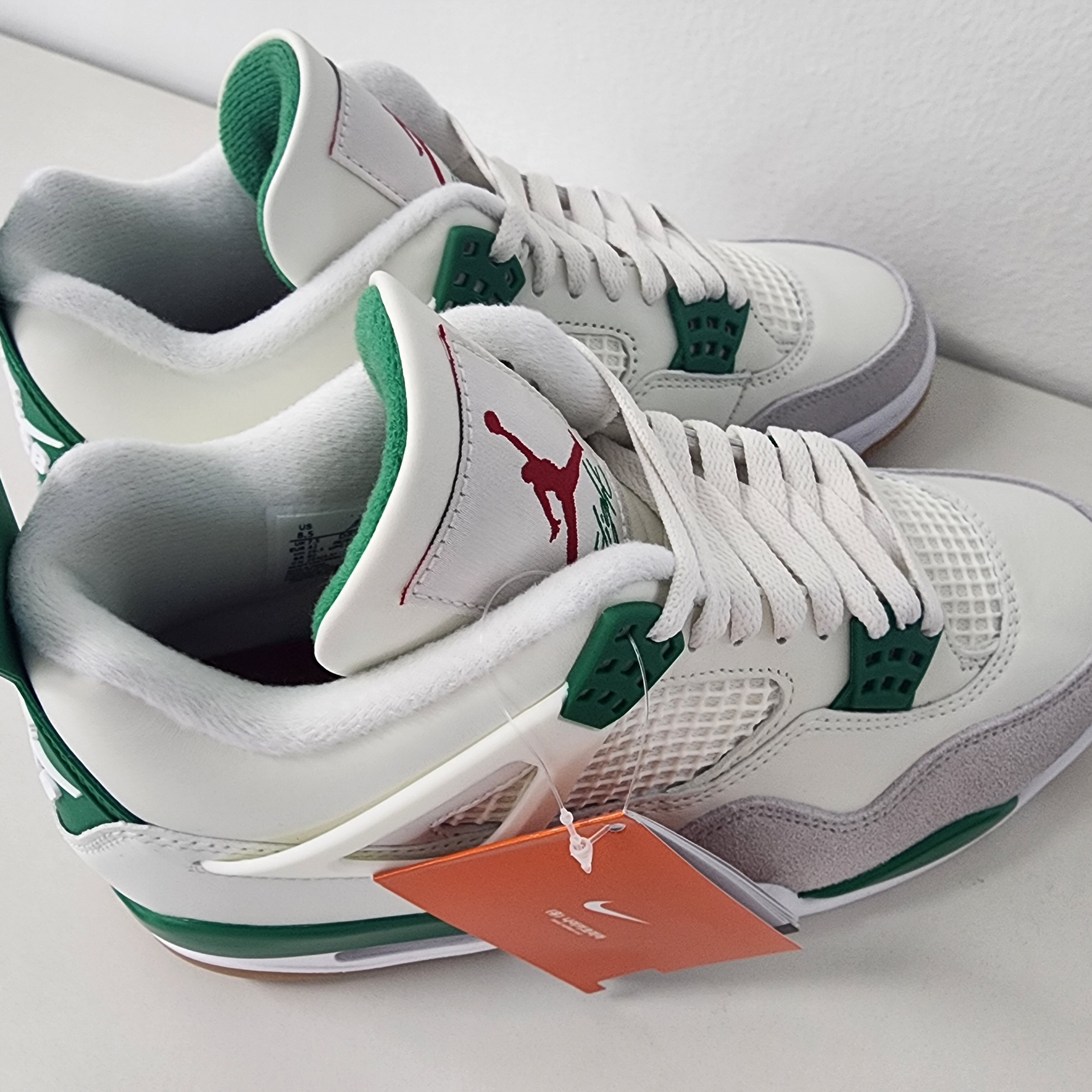 Jordan 4 x Nike SB Retro SP Pine Green 착용 스타일 - 3