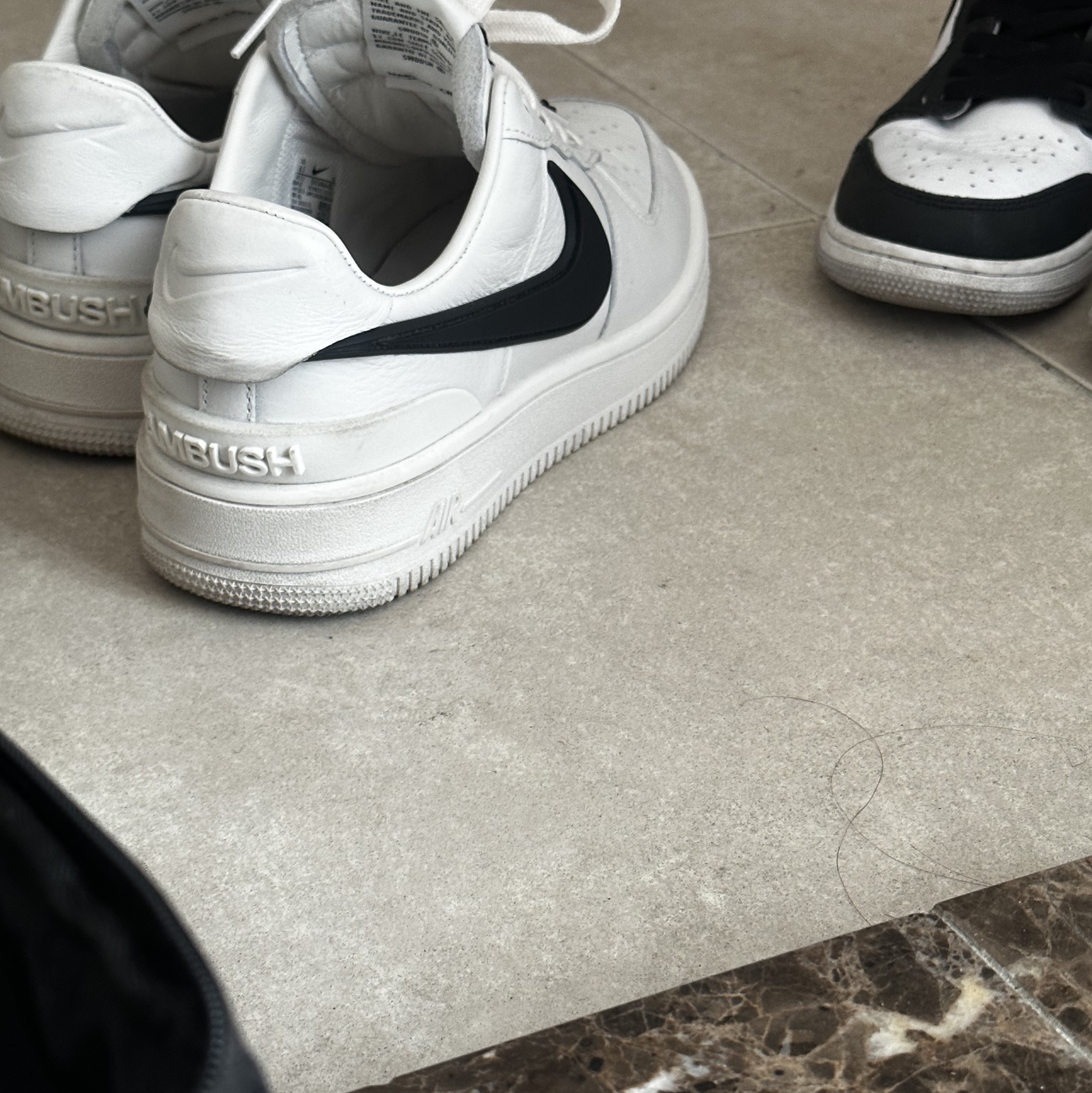 Nike x Ambush Air Force 1 Low SP Phantom, Jordan 1 Retro High OG Bleached Coral 착용 스타일