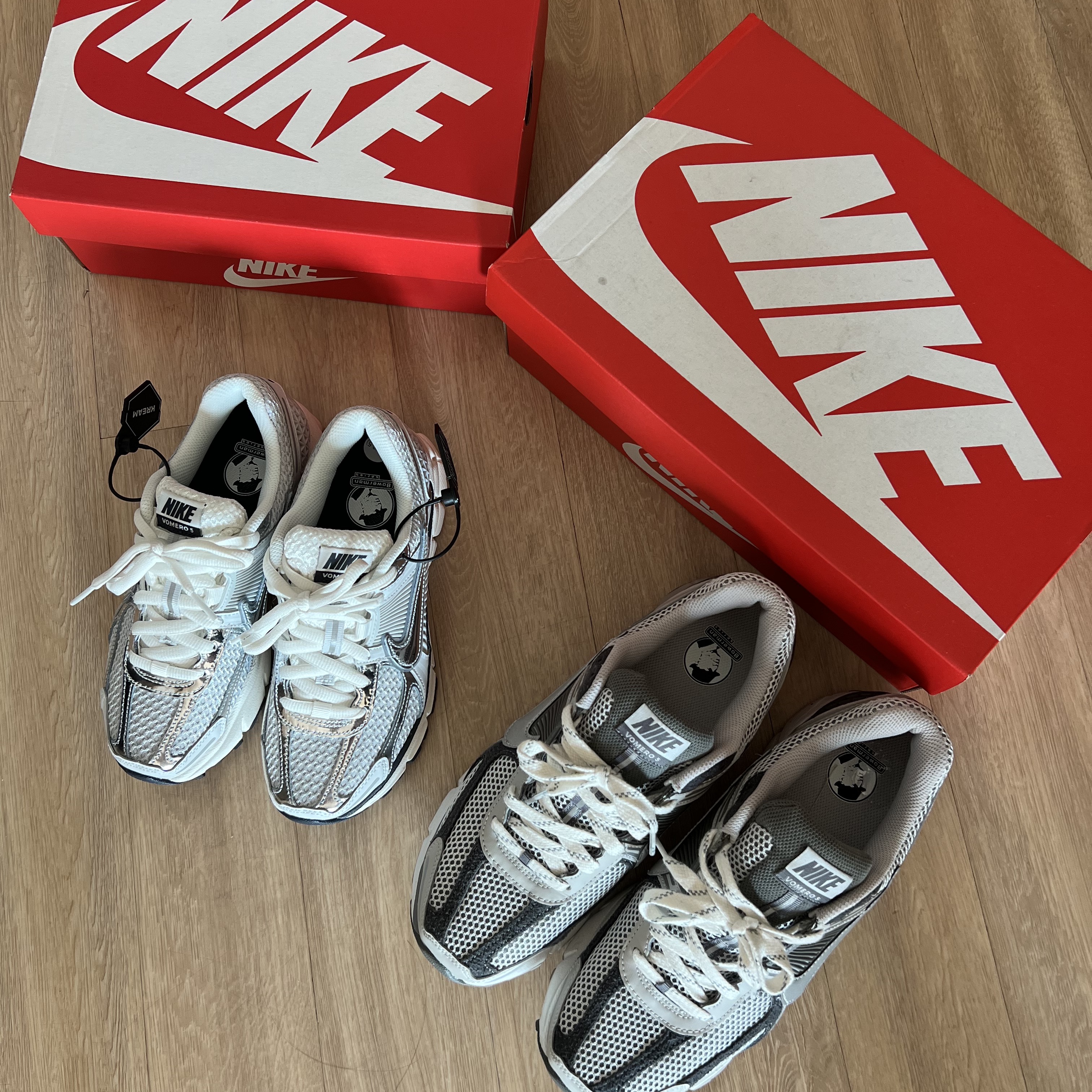 (W) Nike Zoom Vomero 5 Photon Dust and Metallic Silver, Nike Zoom Vomero 5 PRM Light Iron Ore and Flat Fewter 착용 스타일