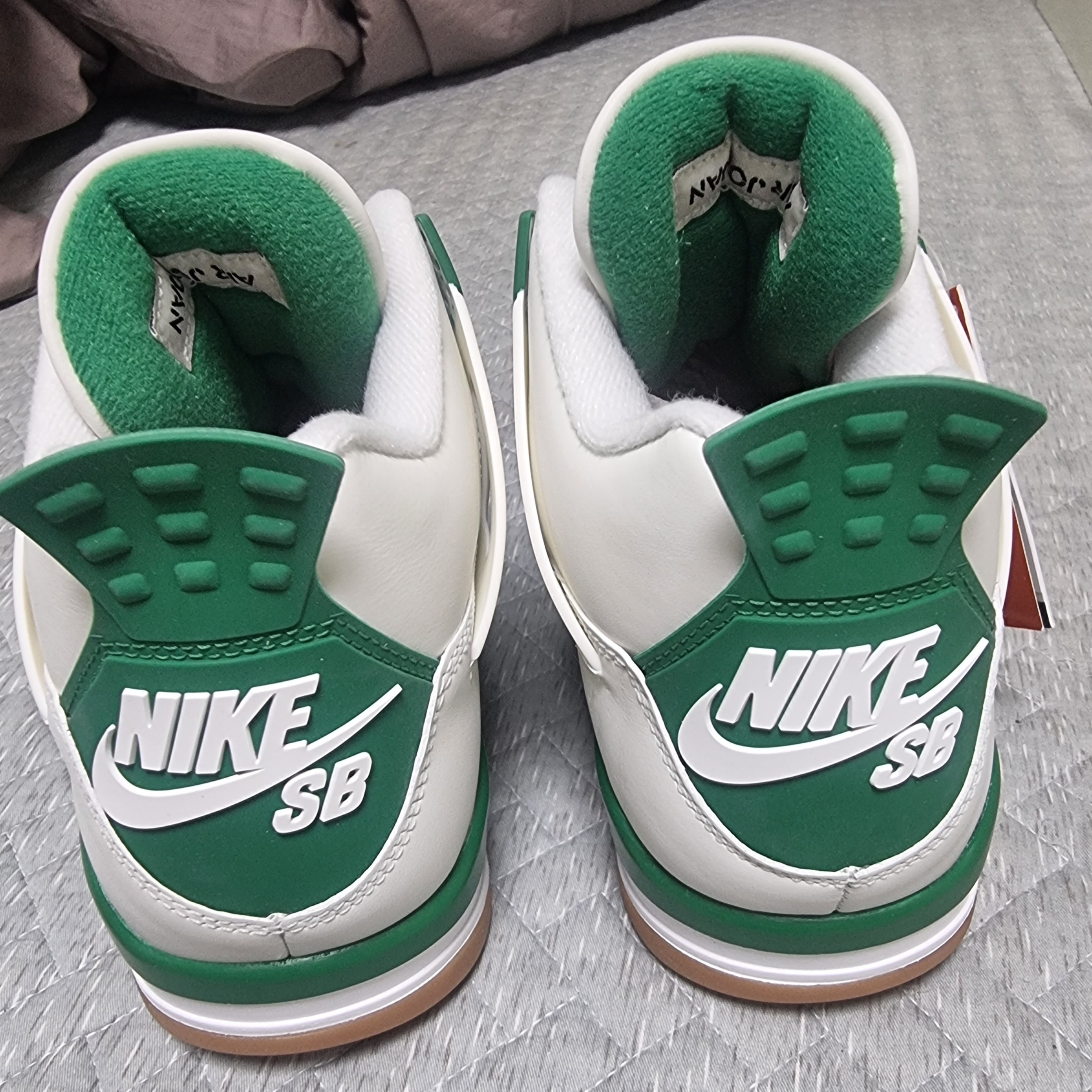 Jordan 4 x Nike SB Retro SP Pine Green 착용 스타일 - 2