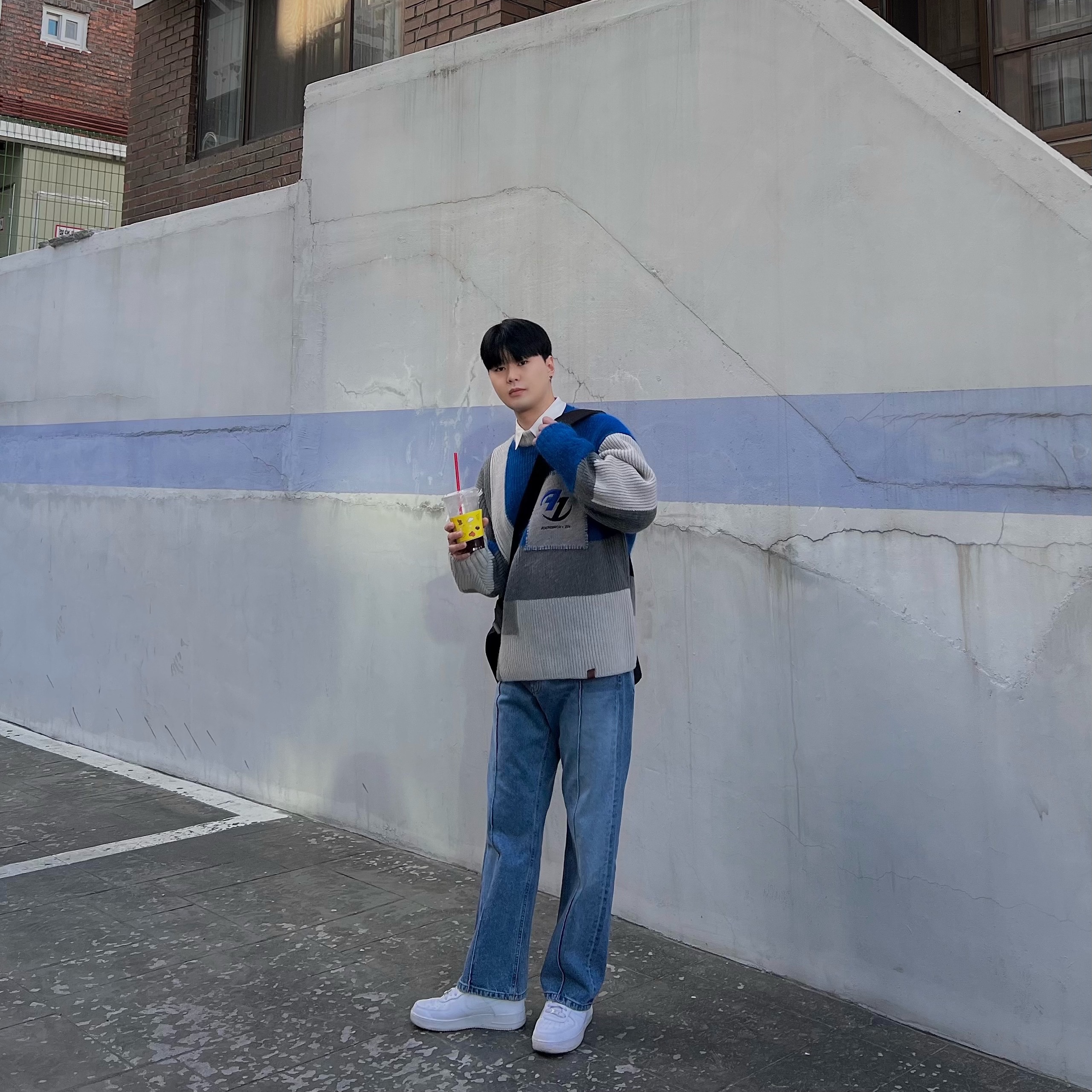 Zara x Ader Error Patchwork Oversize Knit Sweater Multicolor, Nike Air Force 1 '07 Low White 착용 스타일 - 2