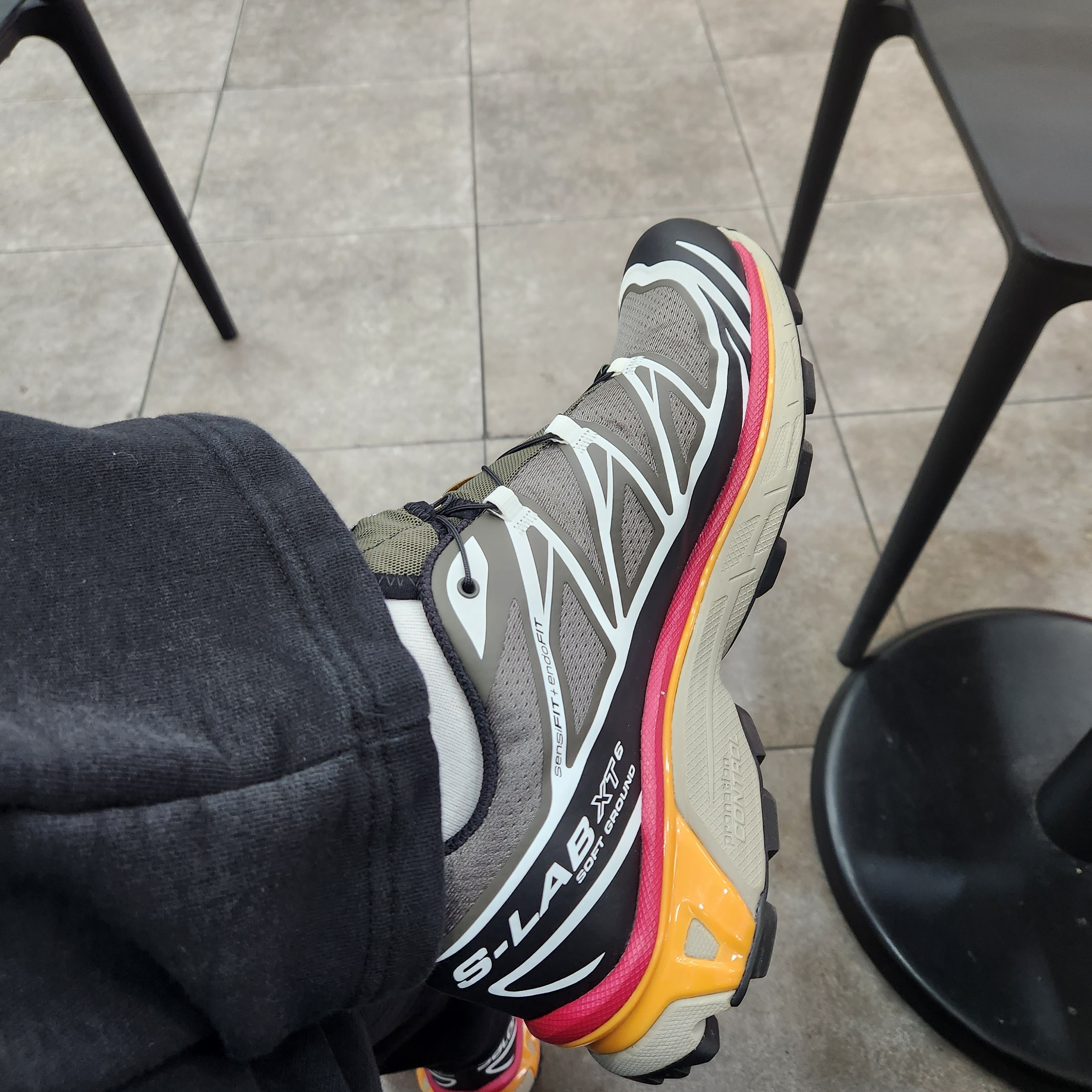 Salomon XT-6 Beluga Russet Orange 착용 스타일