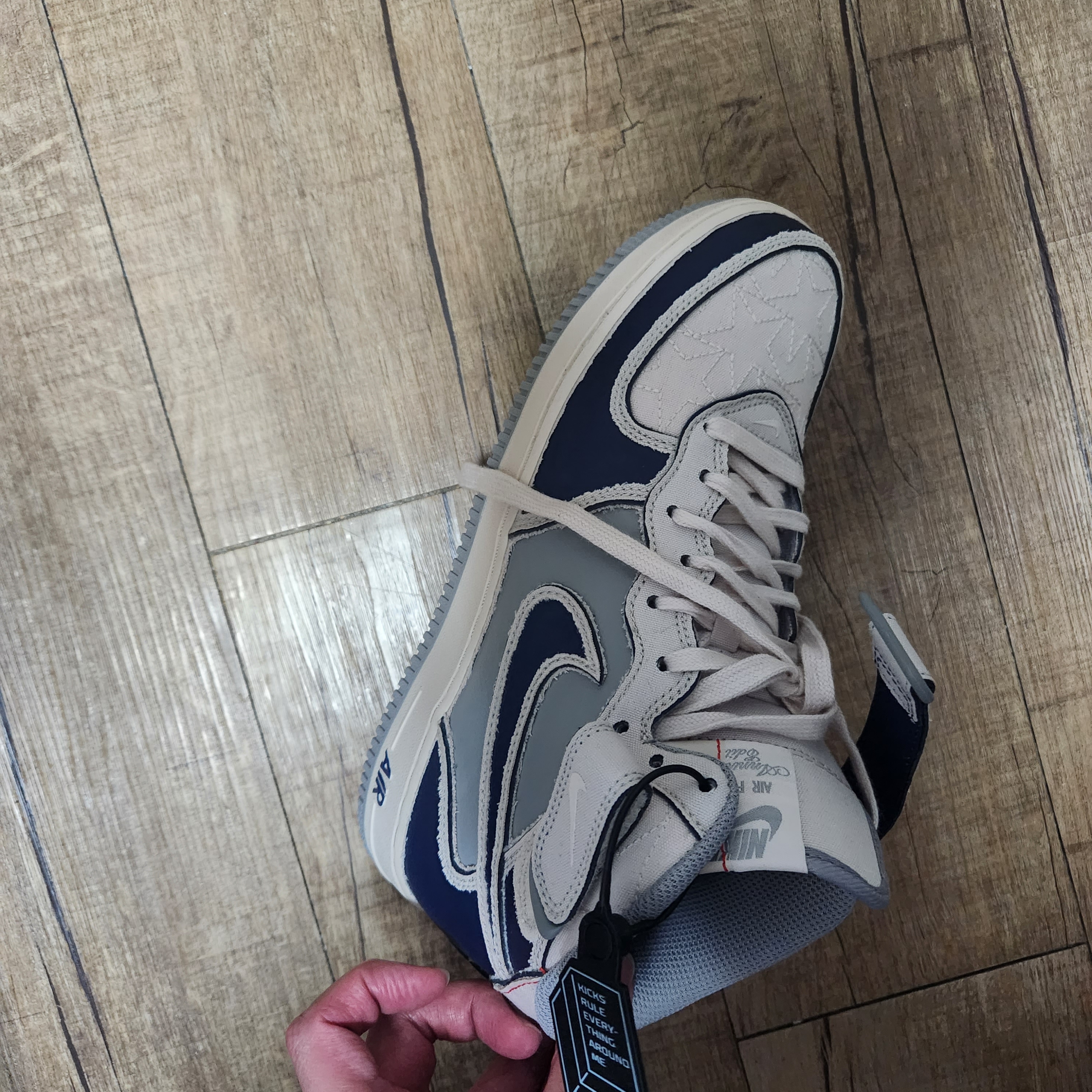 Nike Air Force 1 Mid '07 Pearl White 착용 스타일 - 2