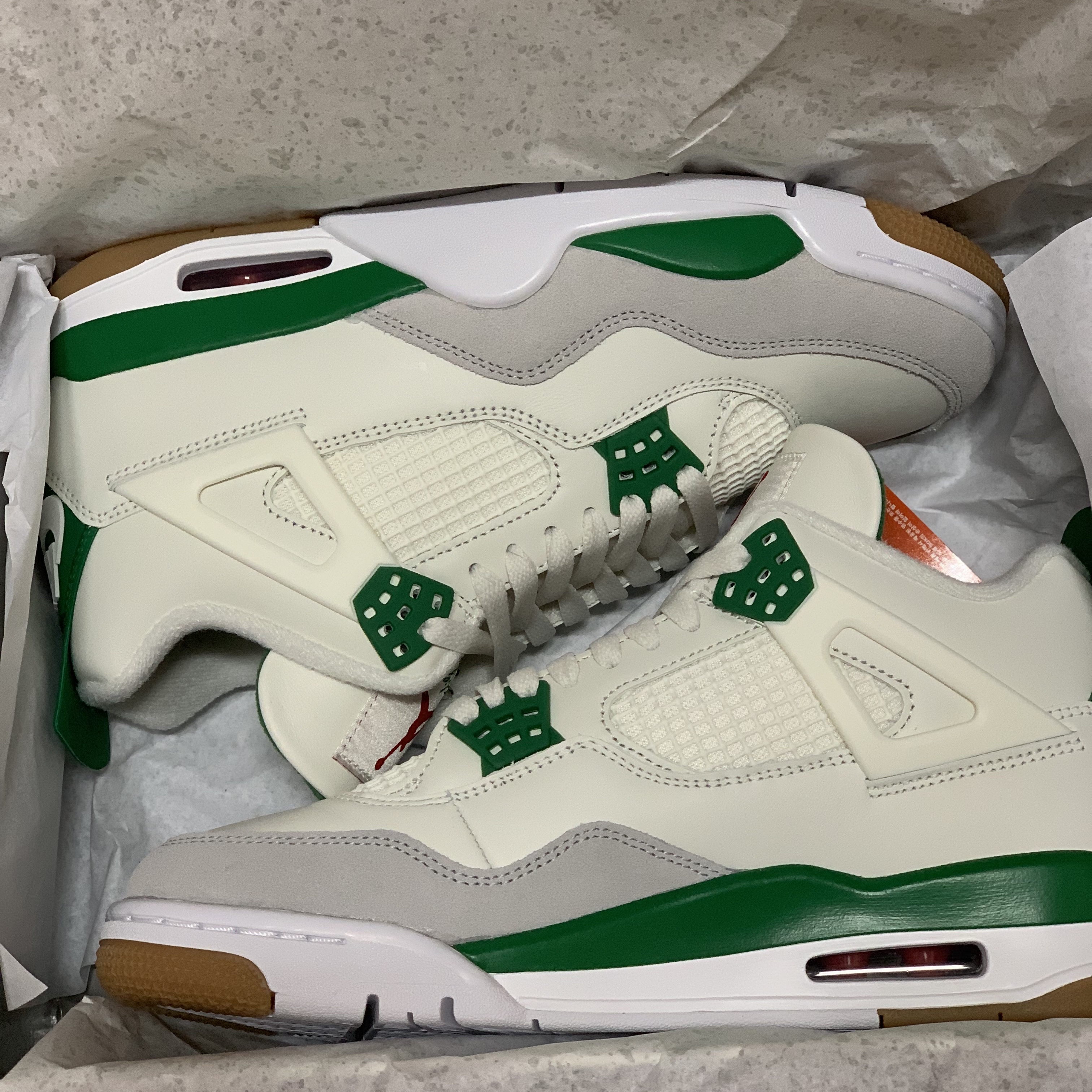 Jordan 4 x Nike SB Retro SP Pine Green 착용 스타일 - 1