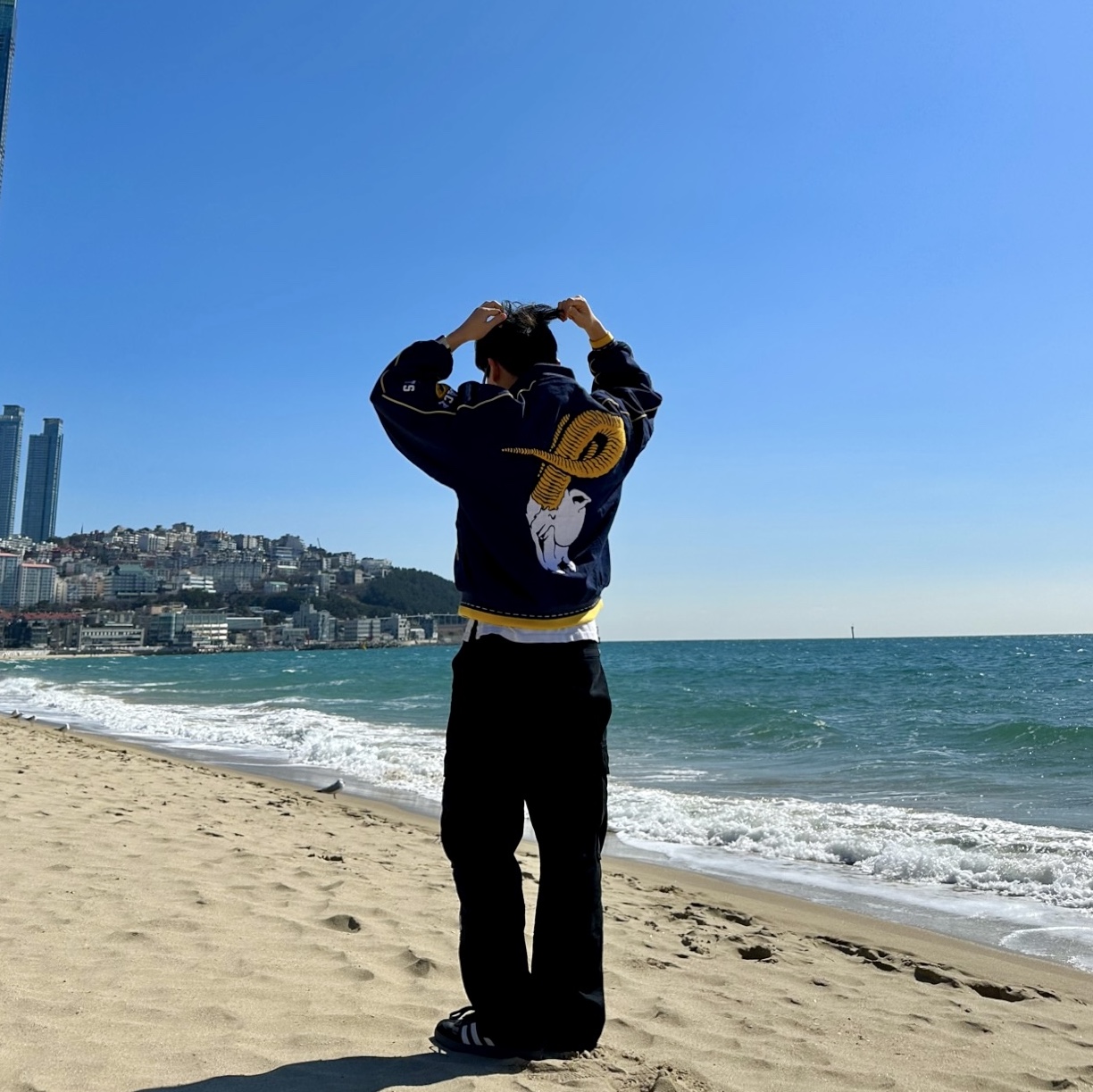 Palace Goats Varsity Jacket Navy - 22SS, Adidas Samba OG Black White Gum 착용 스타일 - 1