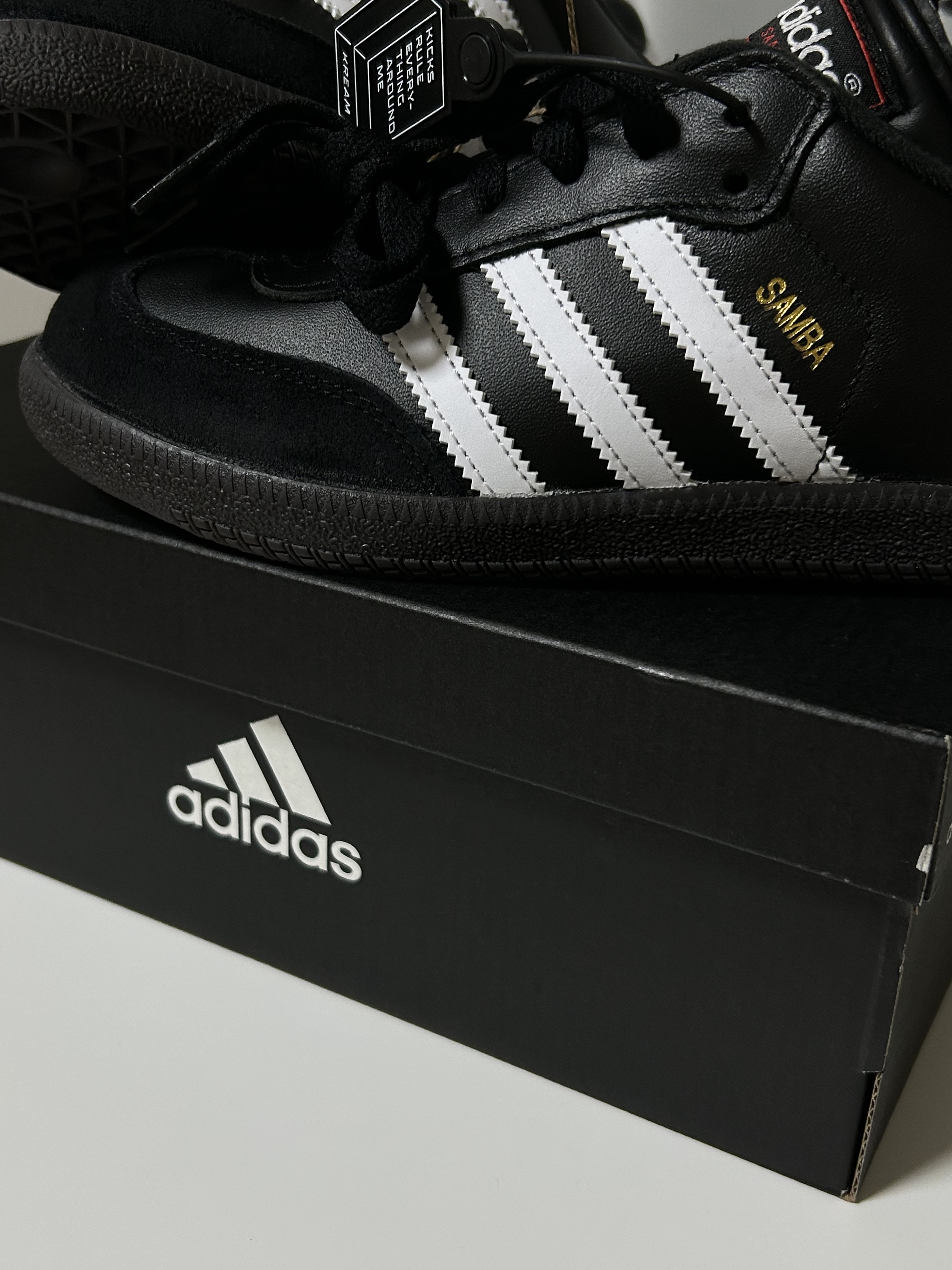 (J) Adidas Samba Classic Core Black 착용 스타일 - 3