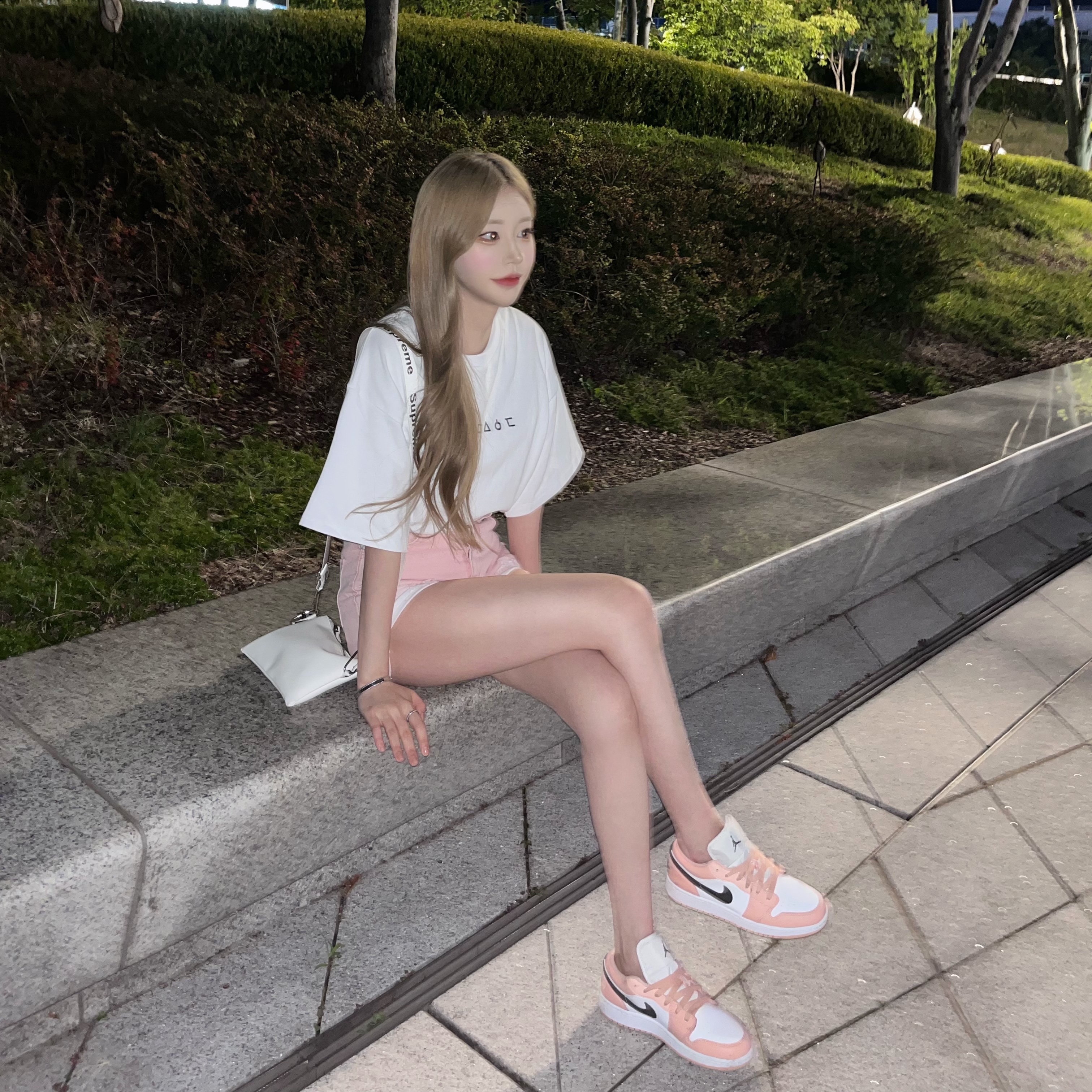 (GS) Jordan 1 Low Light Arctic Pink 착용 스타일 - 3
