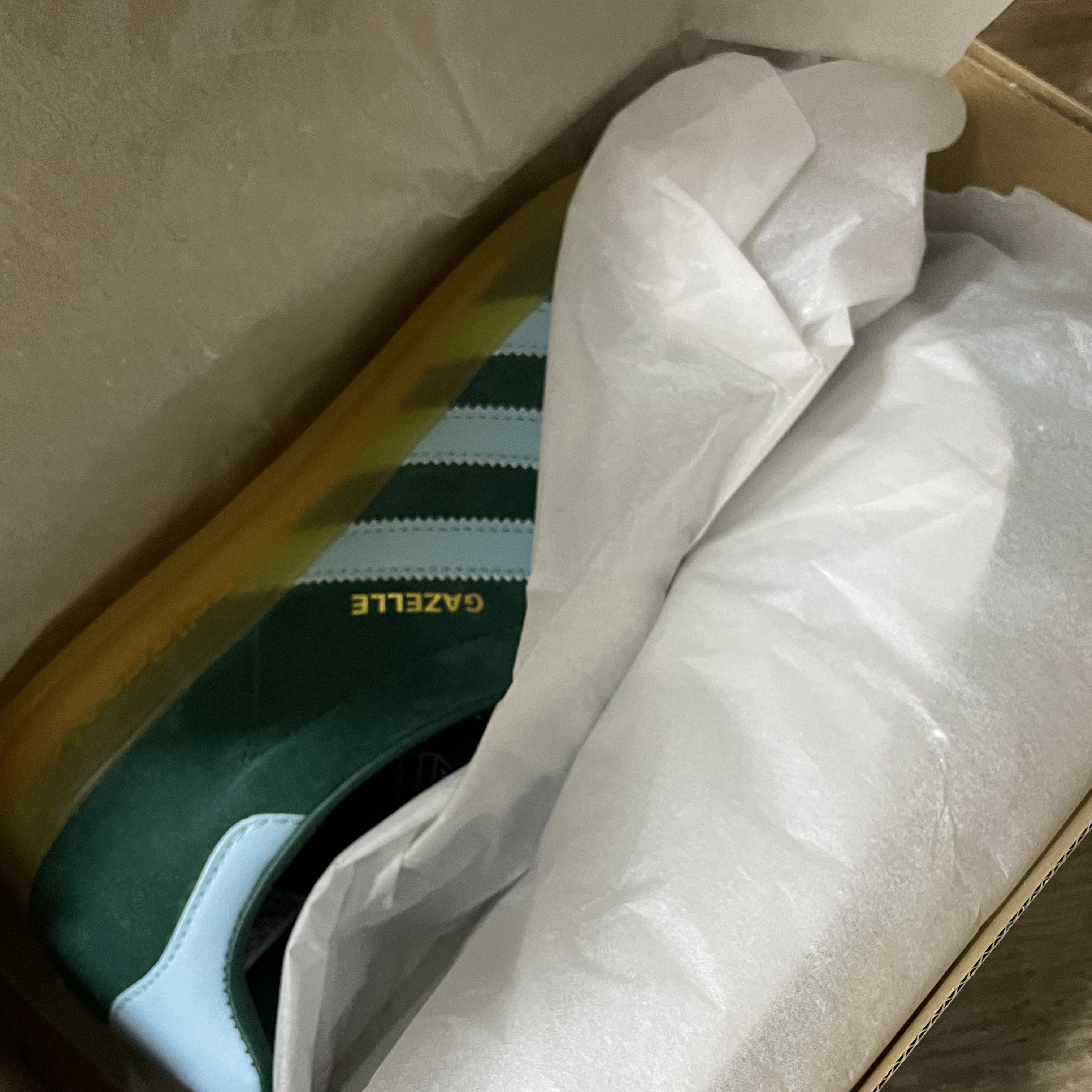 Adidas Gazelle Indoor Collegiate Green Hazy Sky 착용 스타일 - 2