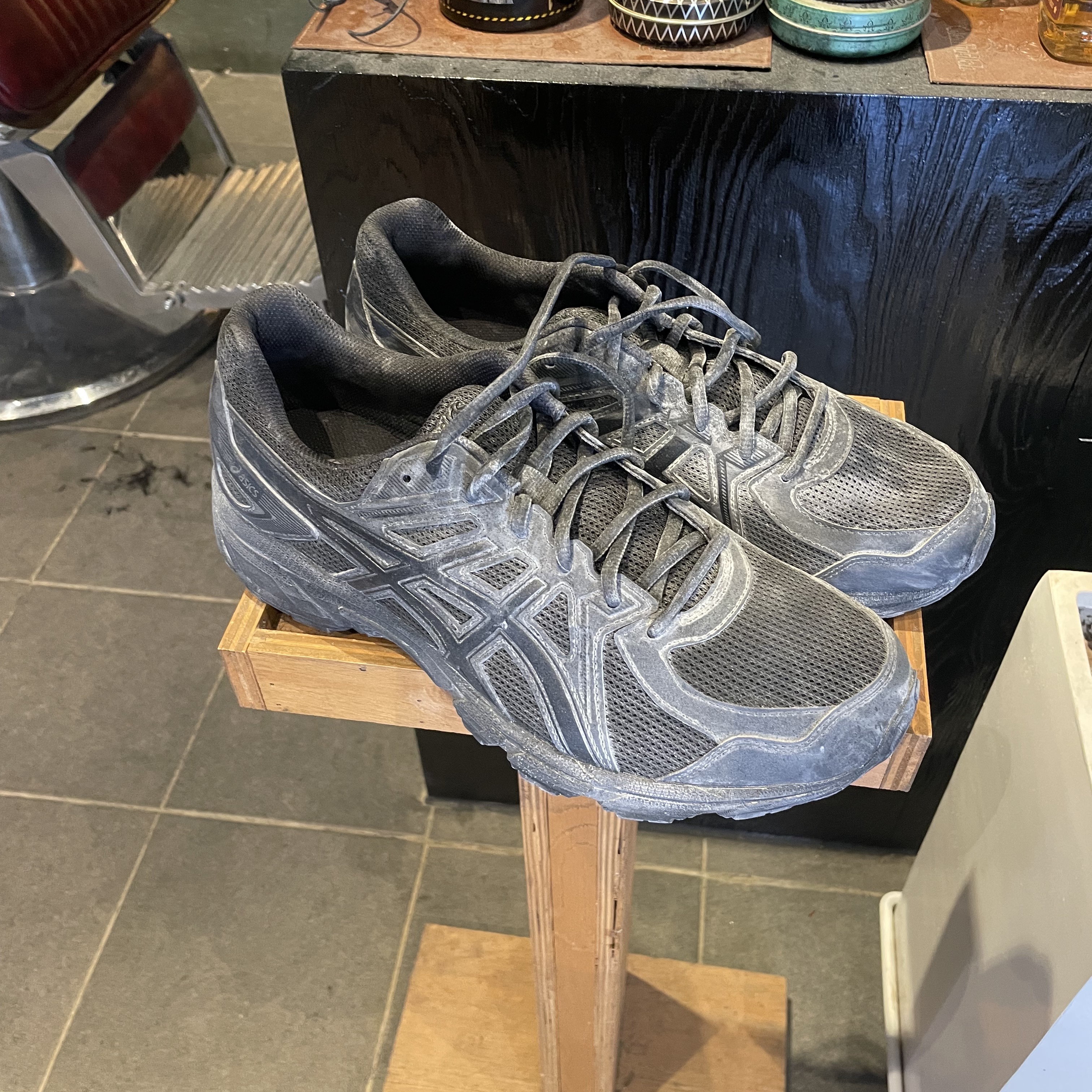 Asics Jog 100 T Black - 4E Extra Wide 착용 스타일 - 1