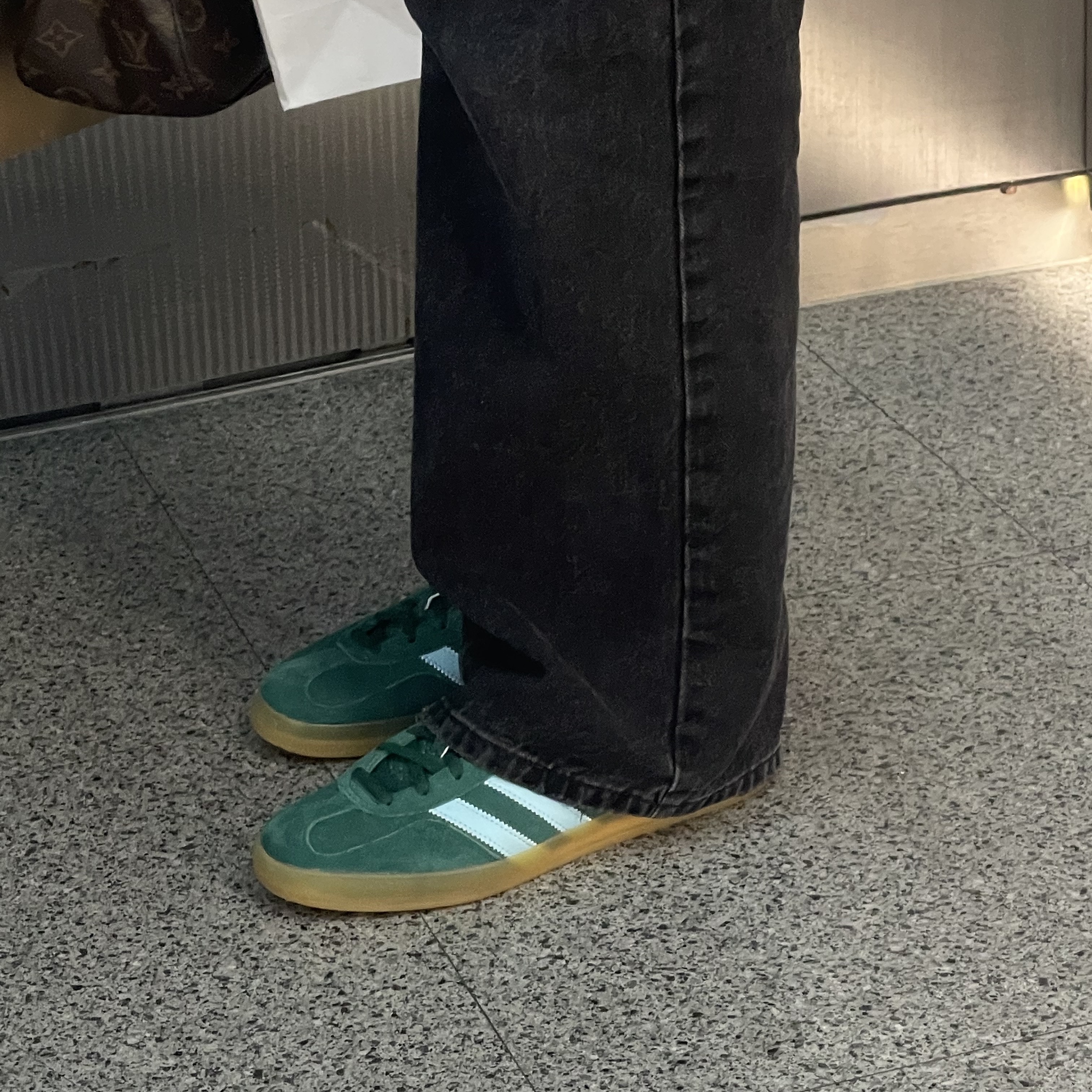 Adidas Gazelle Indoor Collegiate Green Hazy Sky 착용 스타일 - 1