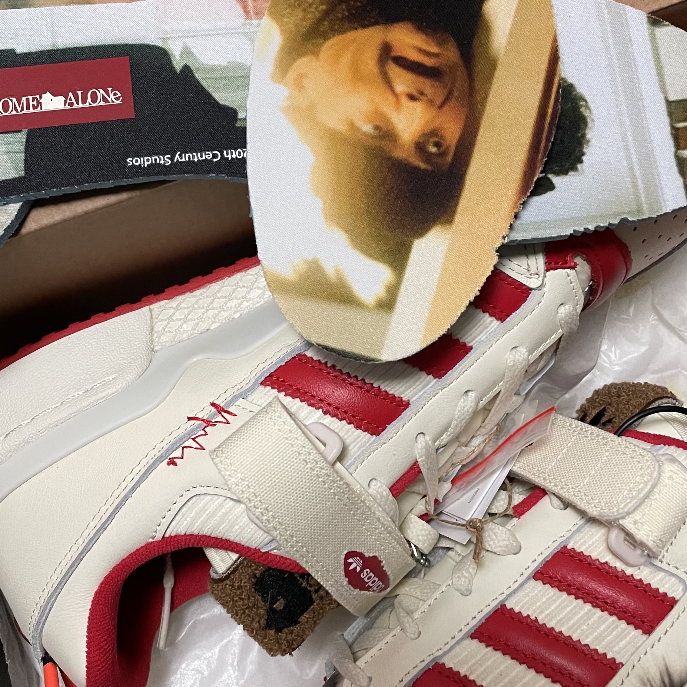 Adidas Forum Low Home Alone 착용 스타일 - 2
