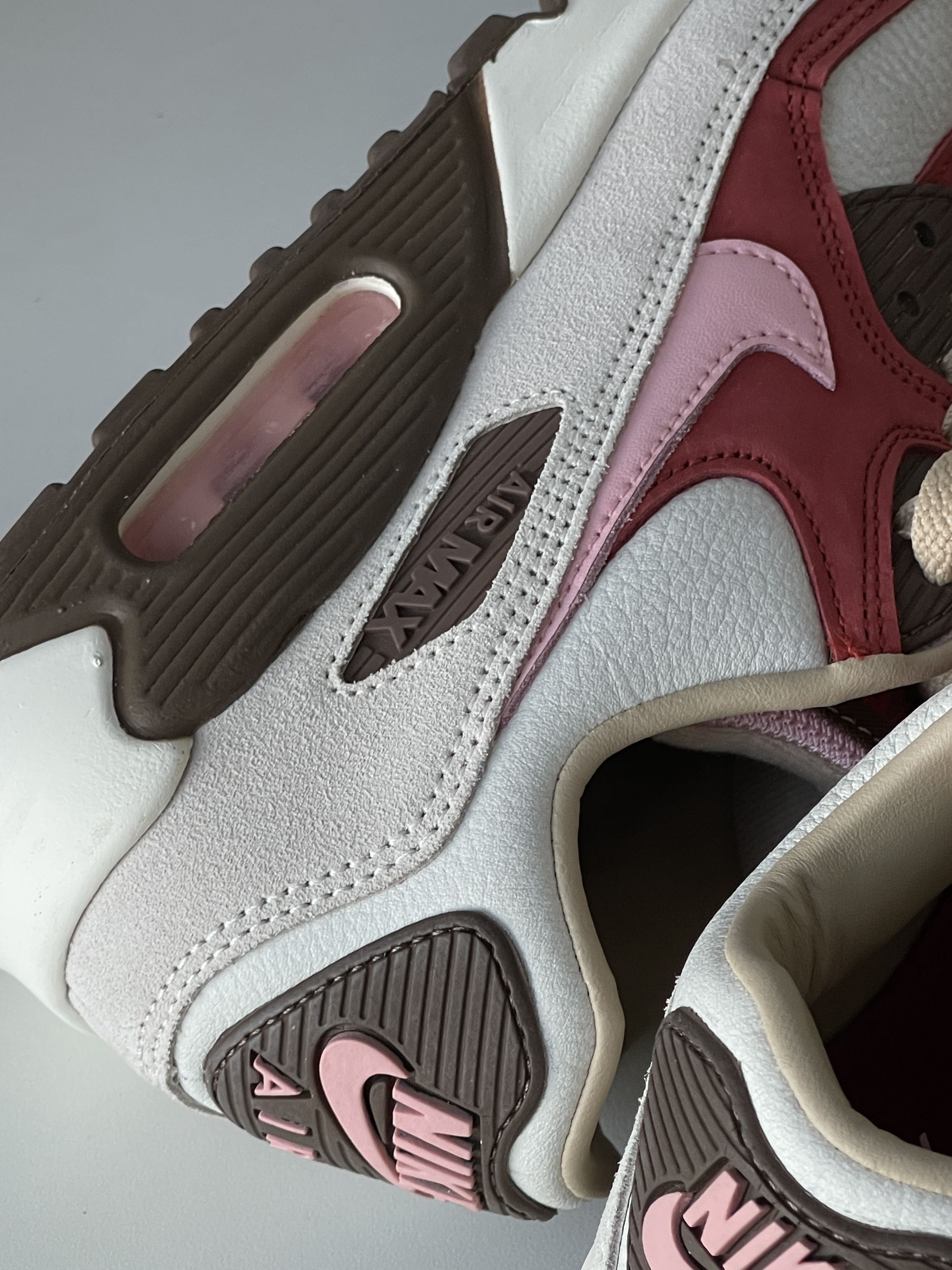 Nike Air Max 90 NRG Bacon 착용 스타일 - 3