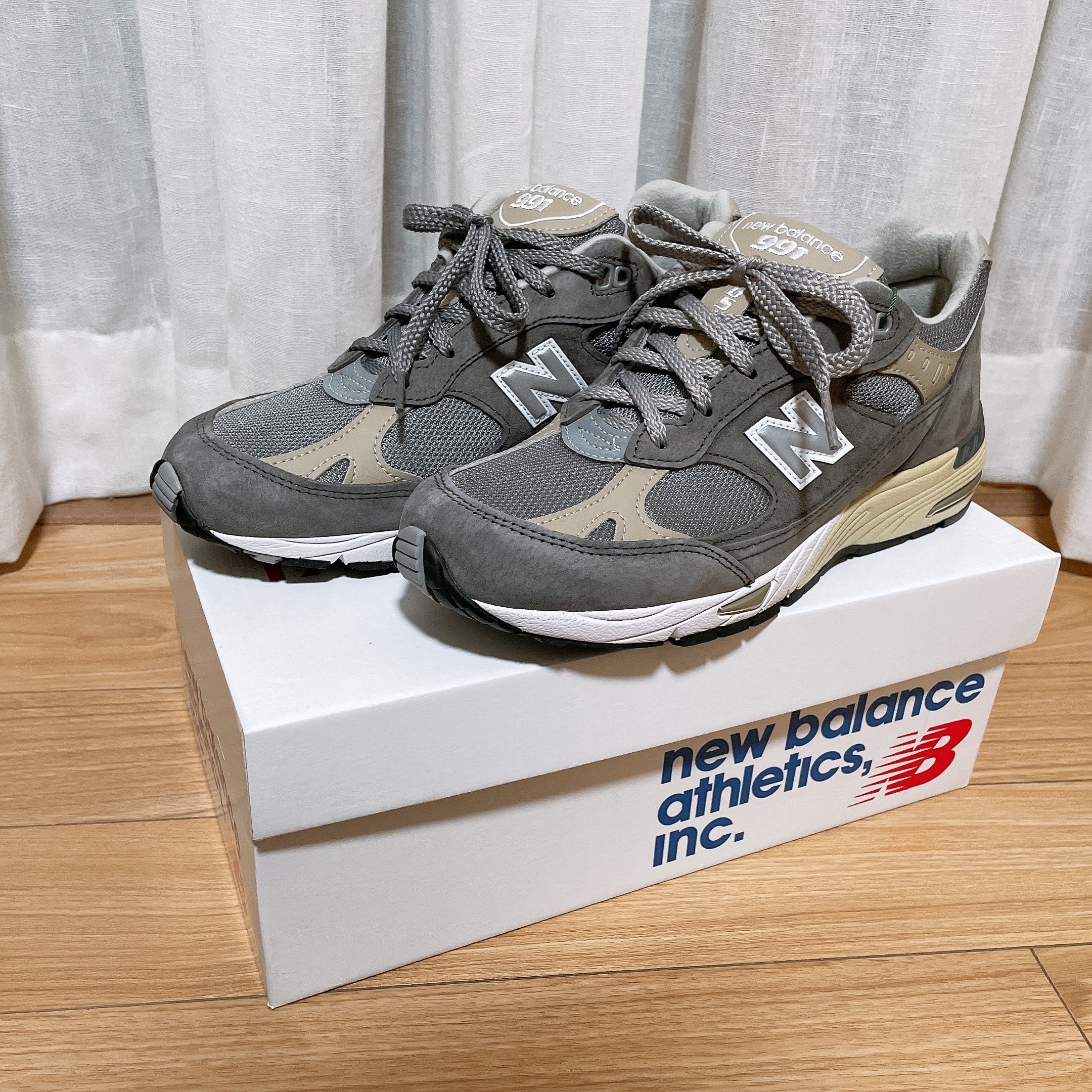 (W) New Balance x DSM 991 Made in UK Grey 착용 스타일 - 2