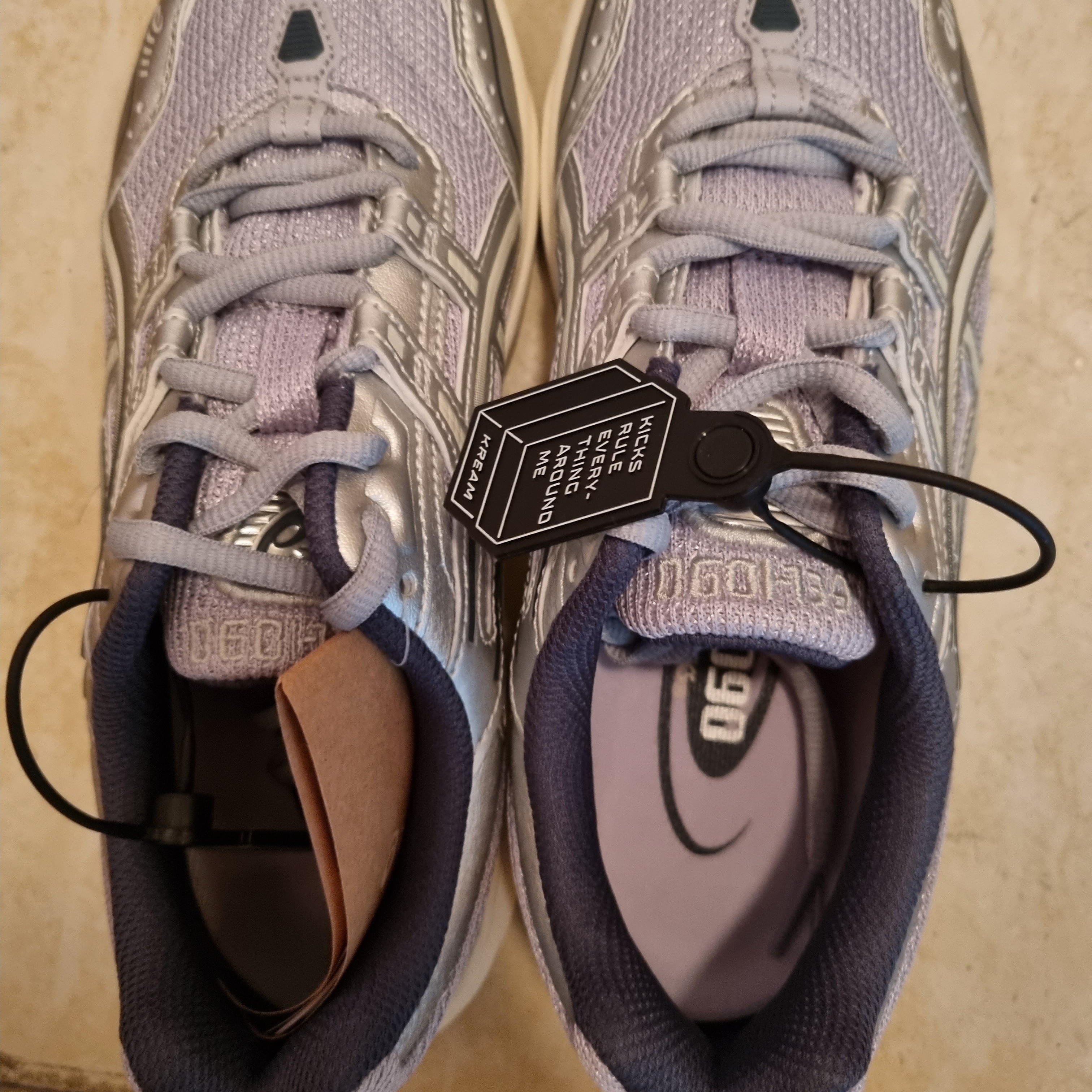 Asics Gel-1090 Piedmont Grey 착용 스타일 - 1