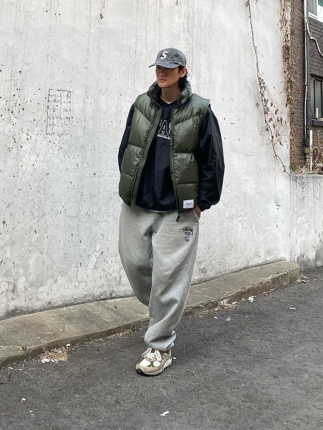 New Balance x Aime Leon Dore 991 Made in UK Grey, Supreme Pigment Print S Logo 6-Panel Black - 20SS 착용 스타일 - 1