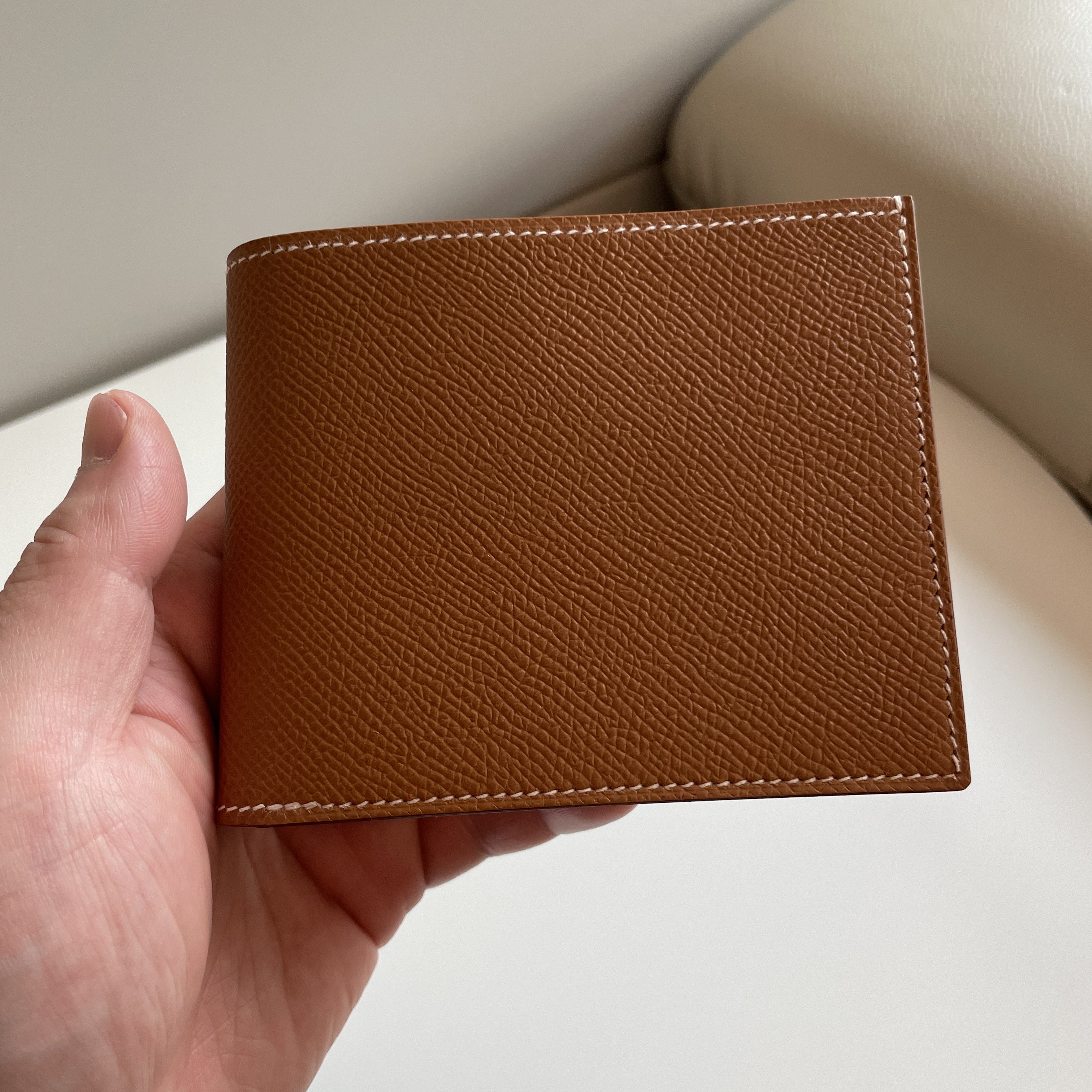 Hermes Citizen Twill Compact Wallet Epsom & Gold Bleu France Bleu Saphir 착용 스타일 - 1
