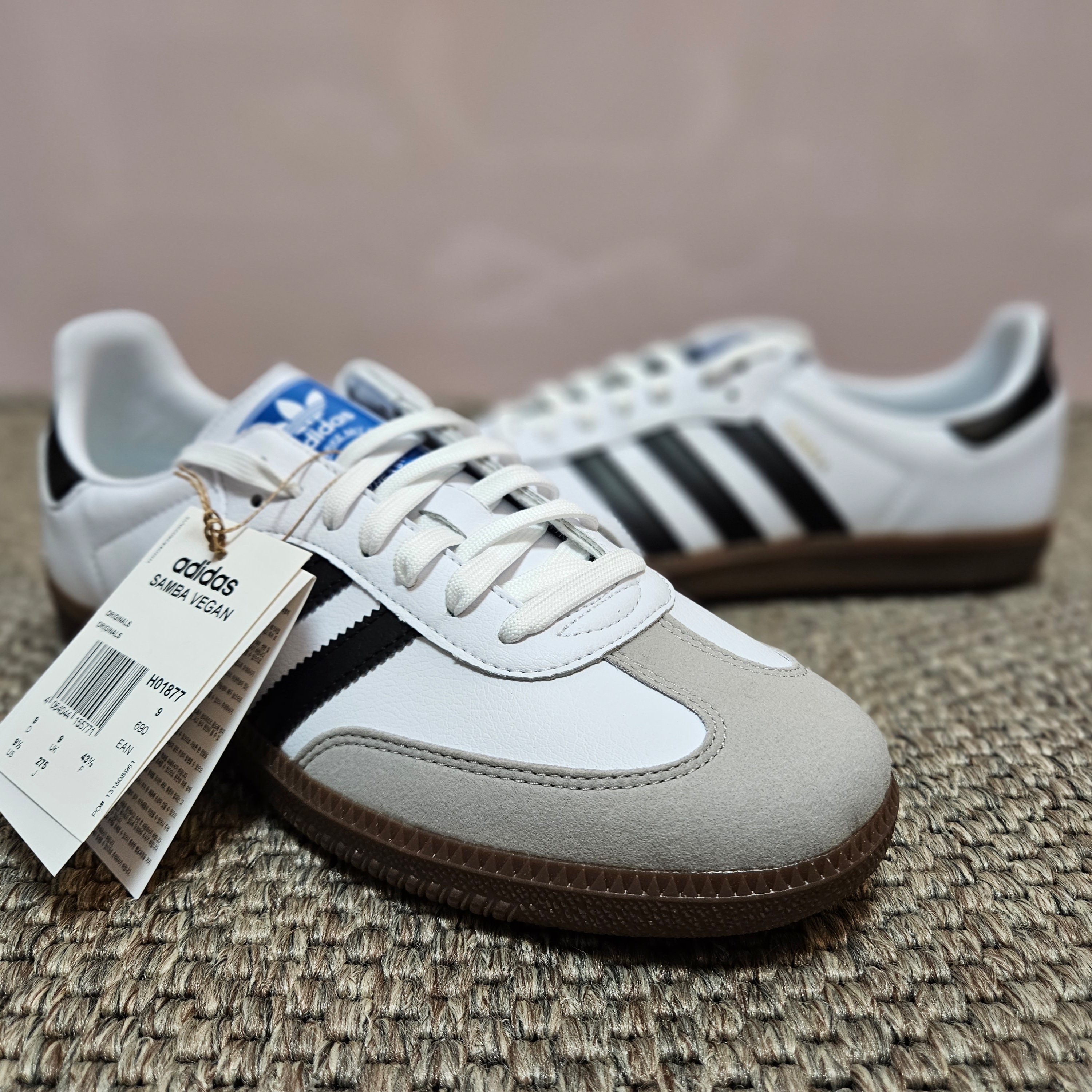 Adidas Samba Vegan White Black 착용 스타일 - 1