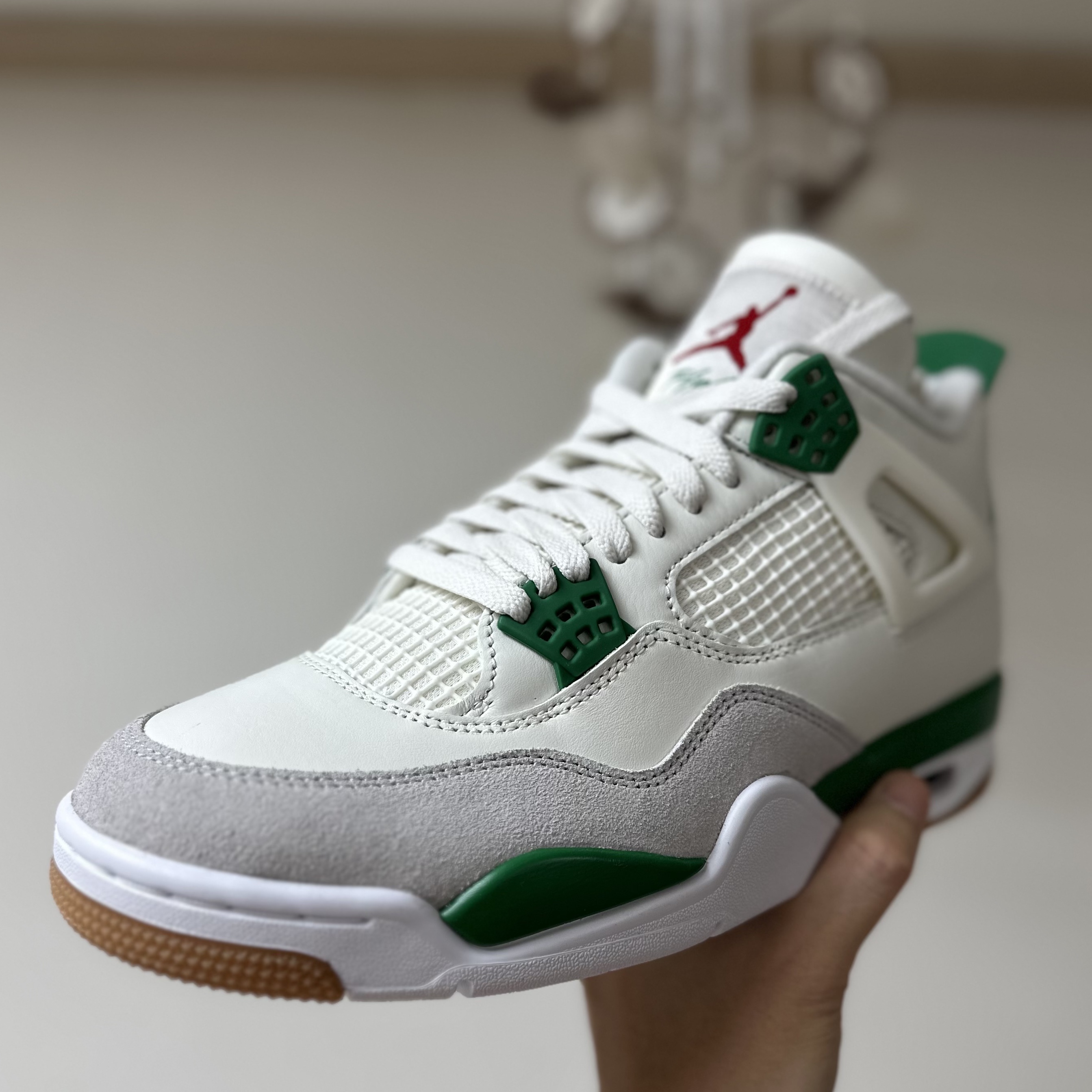 Jordan 4 x Nike SB Retro SP Pine Green 착용 스타일