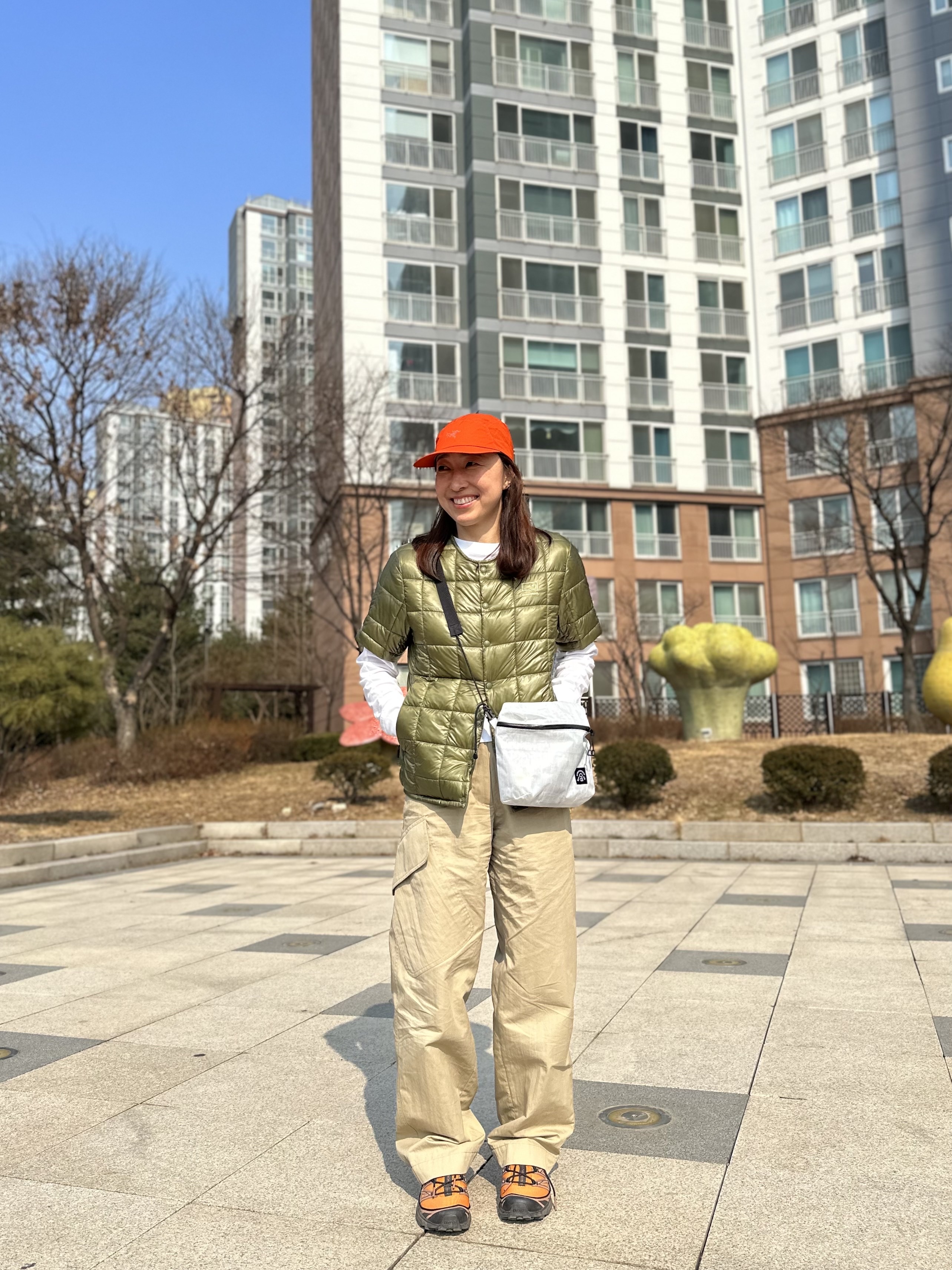 Arc'teryx Norvan Cap Phenom, Salomon XT-6 Expanse 75th Anniversary Golden Oak Acorn 착용 스타일 - 3