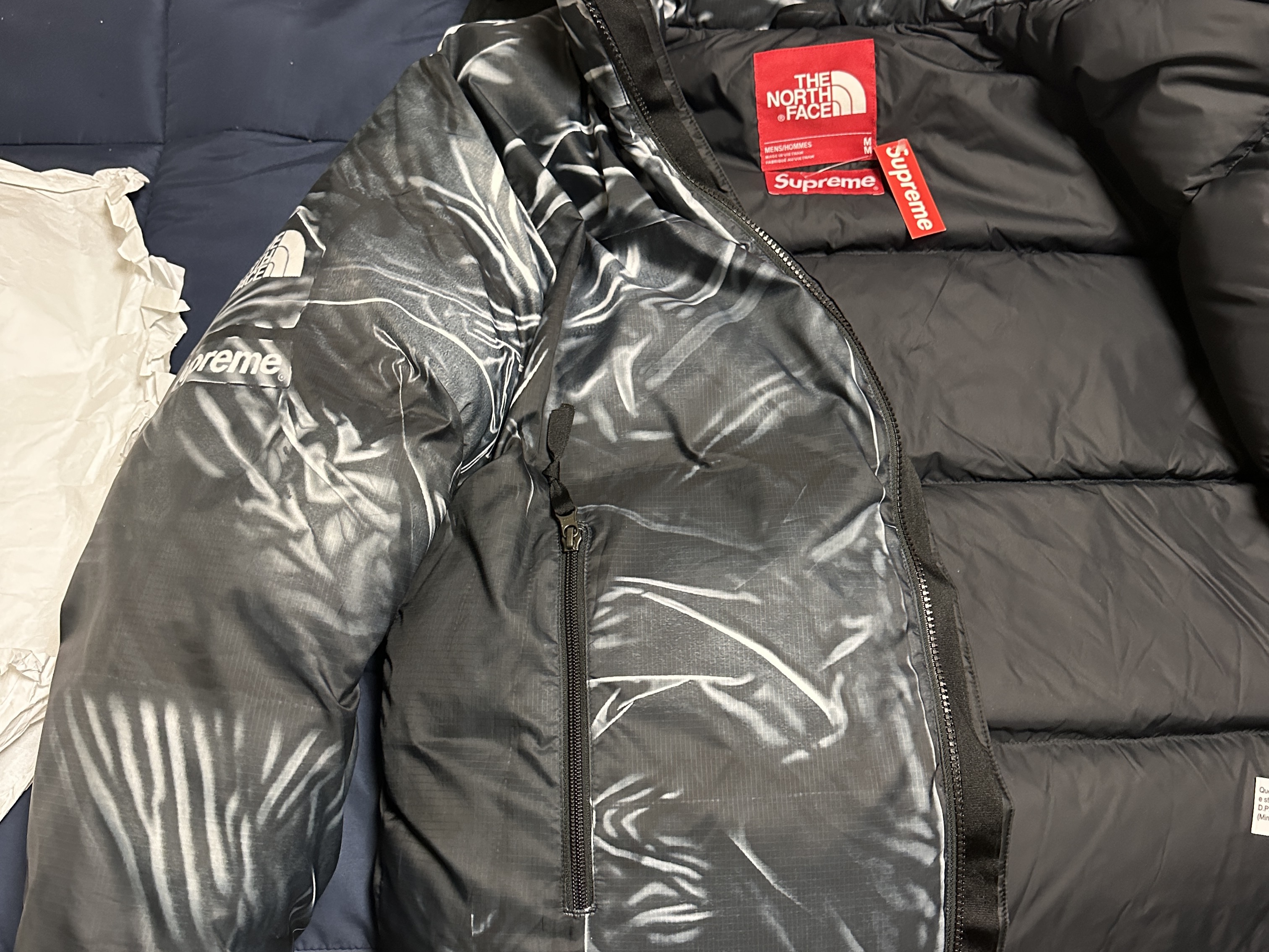 Supreme x The North Face Trompe L’oeil Printed Nuptse Jacket Black - 23SS 착용 스타일 - 3