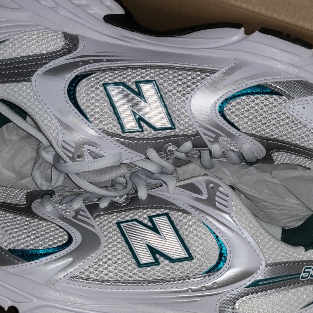 New Balance 530 White Mint 착용 스타일