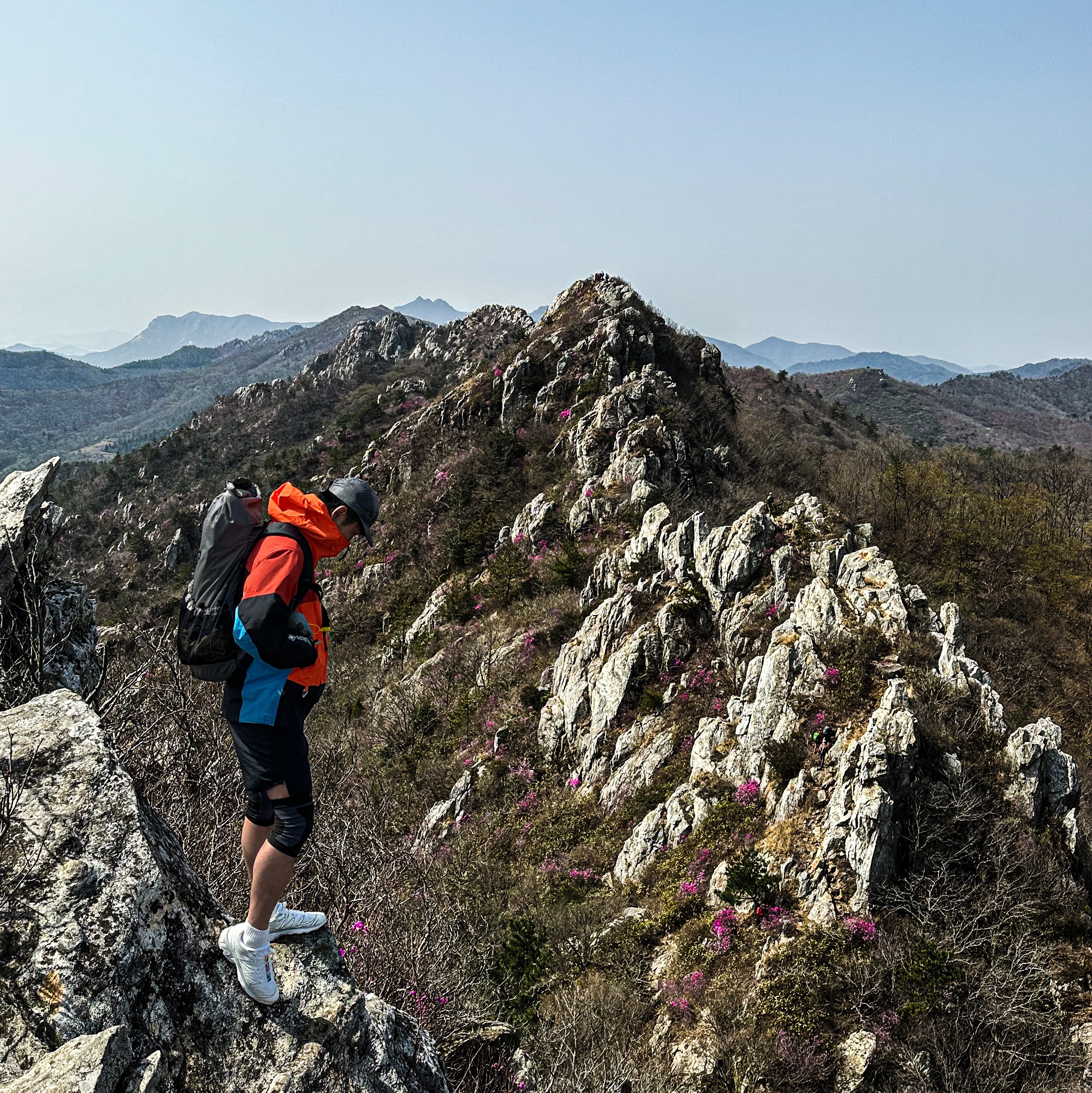 Nike ACG Storm-Fit ADV Chain of Craters Jacket Orange Black Blue - Asia, Nike ACG Tailwind Cap Realtree 착용 스타일 - 1