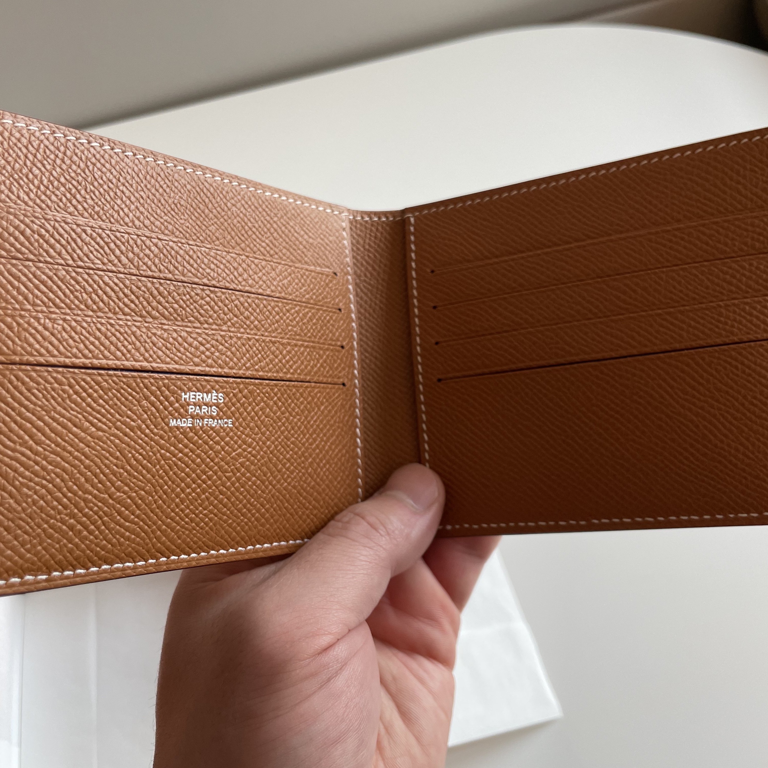 Hermes Citizen Twill Compact Wallet Epsom & Gold Bleu France Bleu Saphir 착용 스타일 - 2