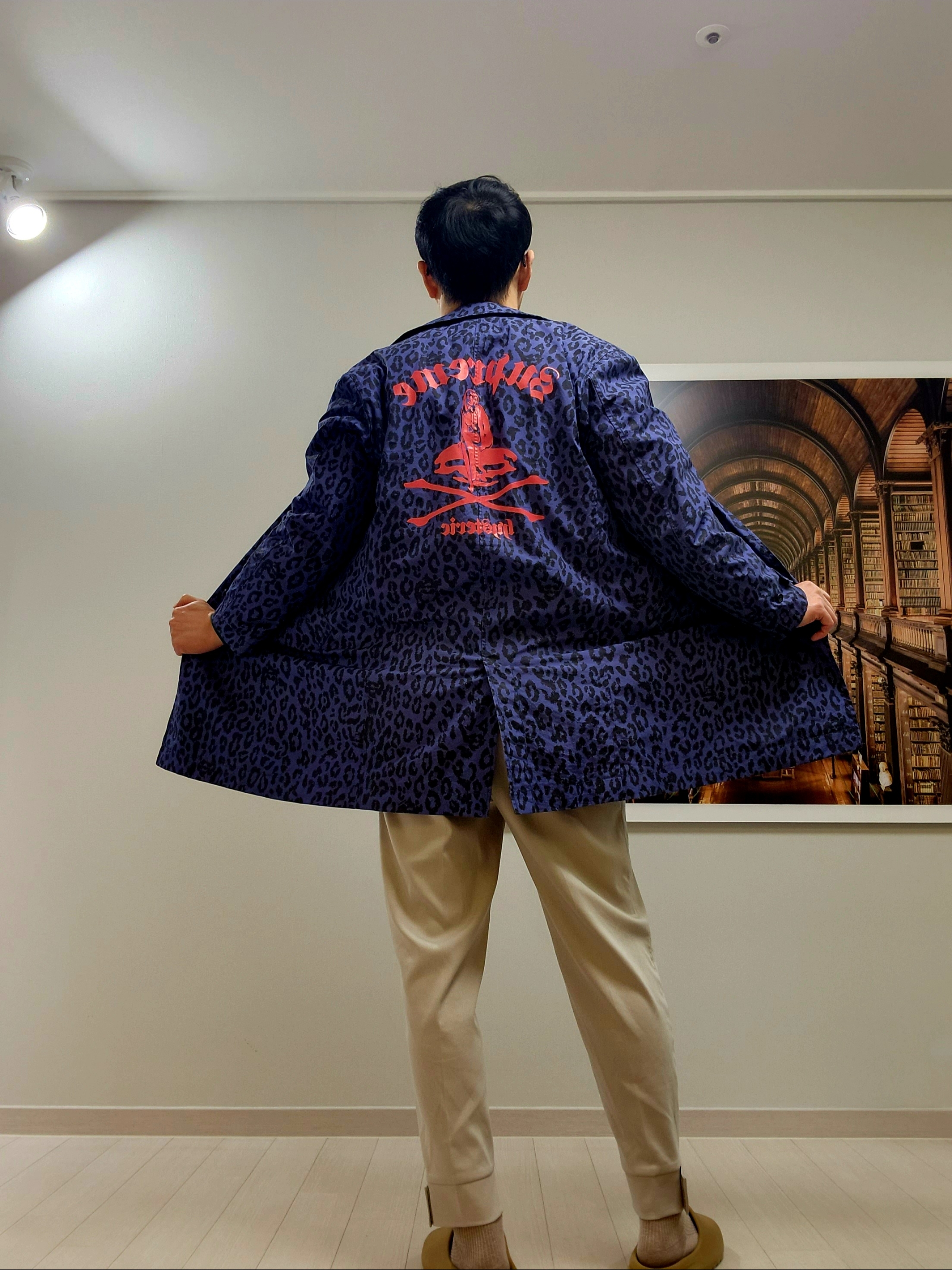 Supreme x Hysteric Glamour Leopard Trench Blue - 21SS, Adidas Yeezy Slide Ochre 착용 스타일 - 1