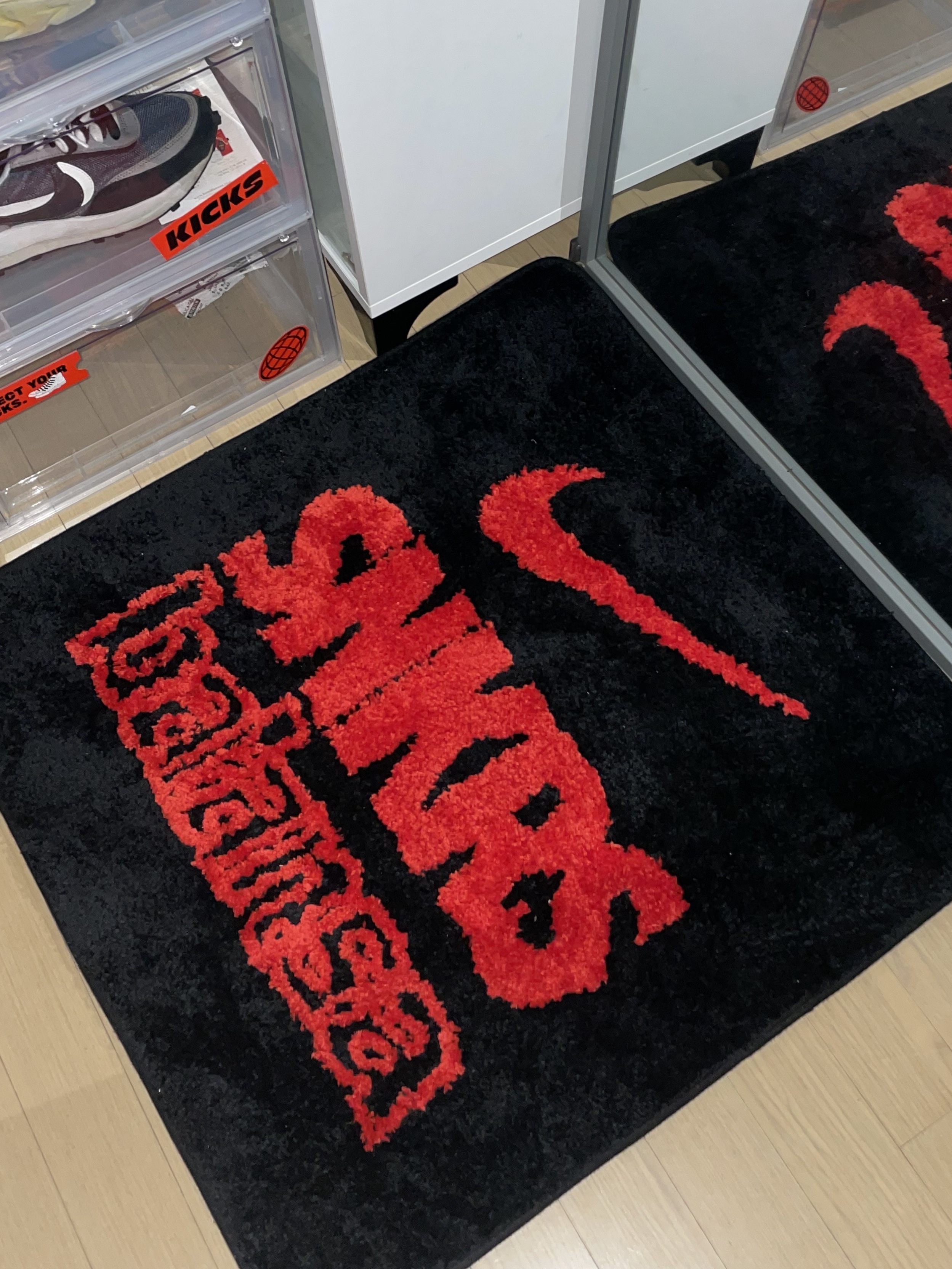 Nike x Balansa SNKRS Rug Mat Black 착용 스타일