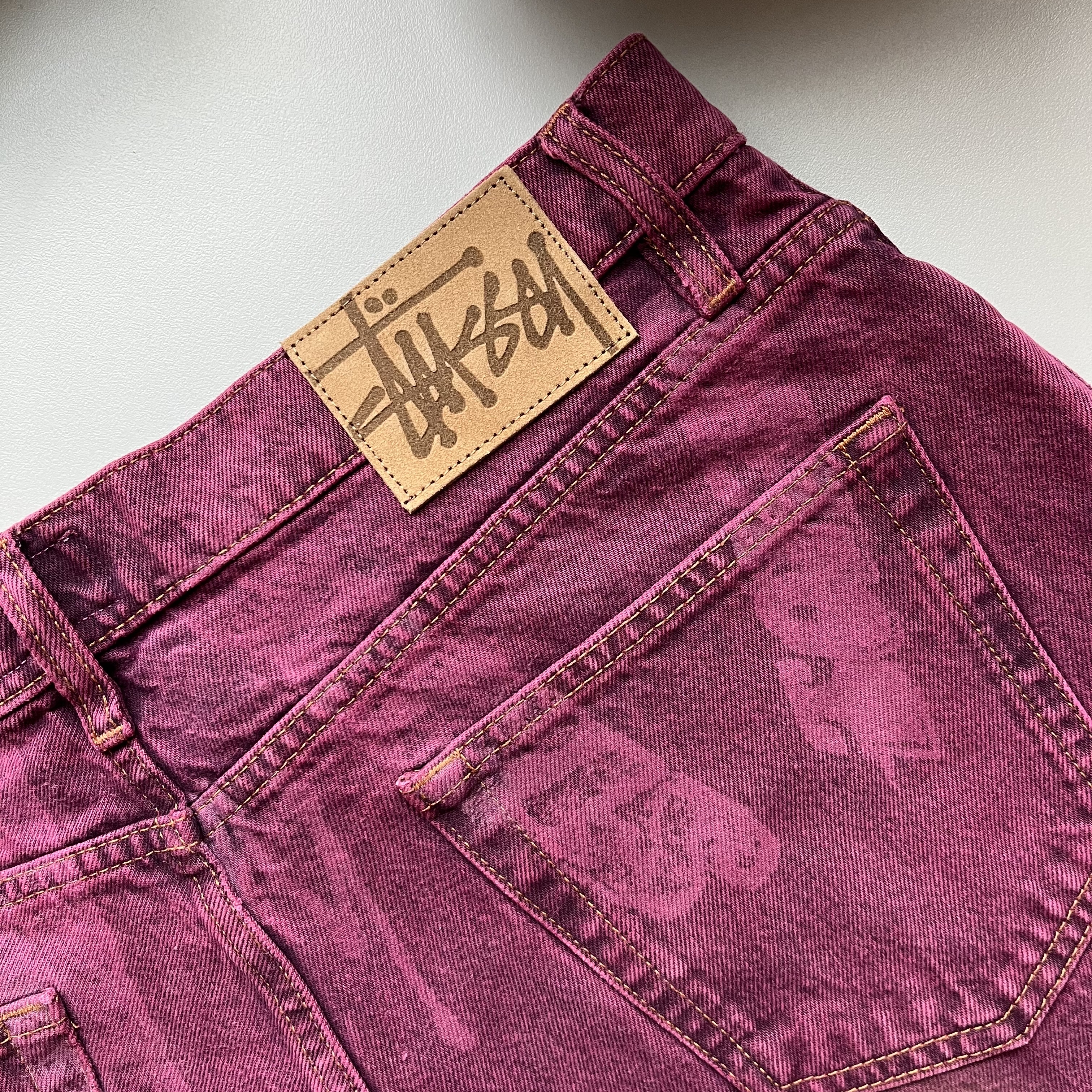 Stussy Worldwide Big OL' Jeans Fuchsia, New Balance x JJJJound 991 Made in UK Grey 착용 스타일 - 1