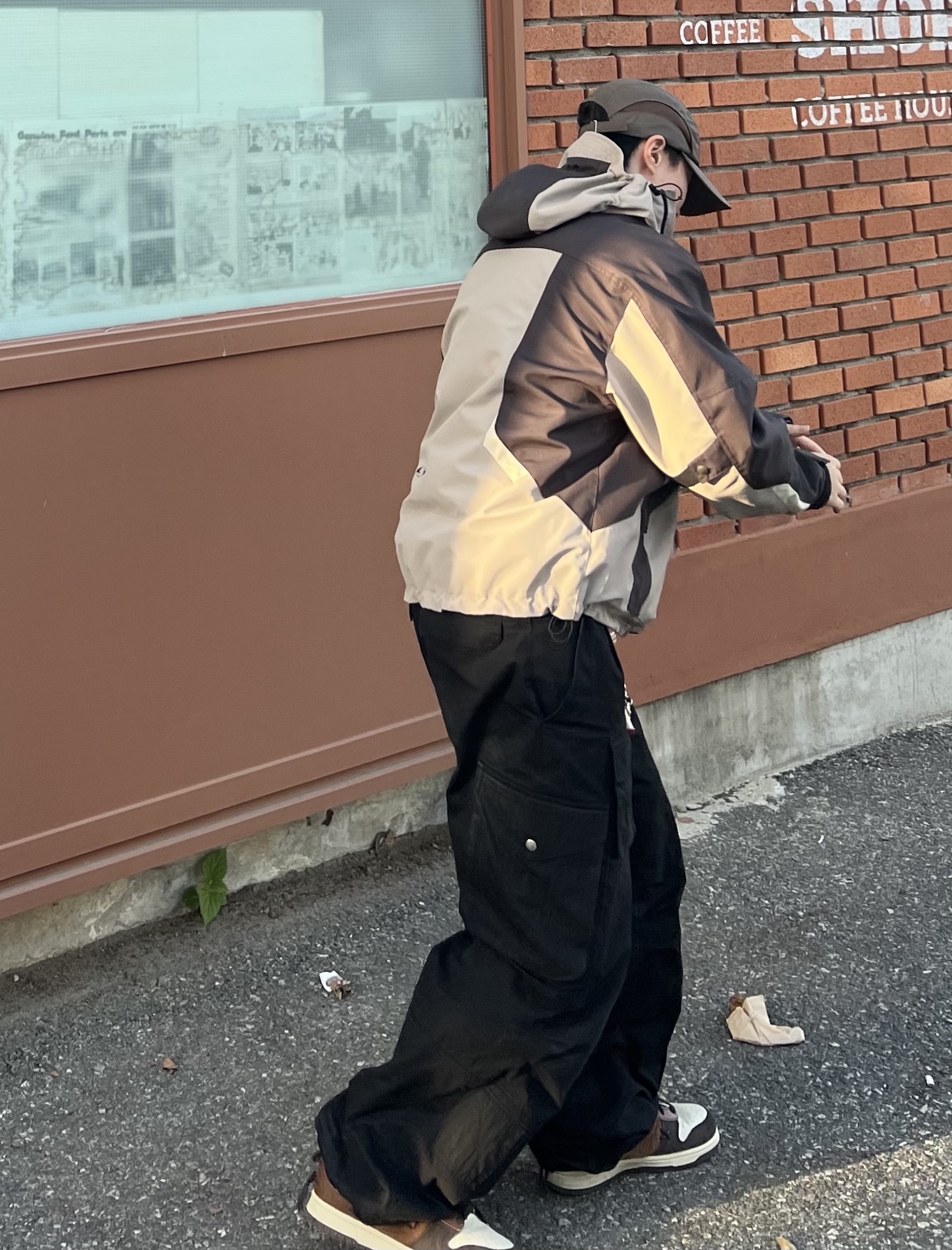 Grailz Technical Shell Jacket Tan 착용 스타일 - 4