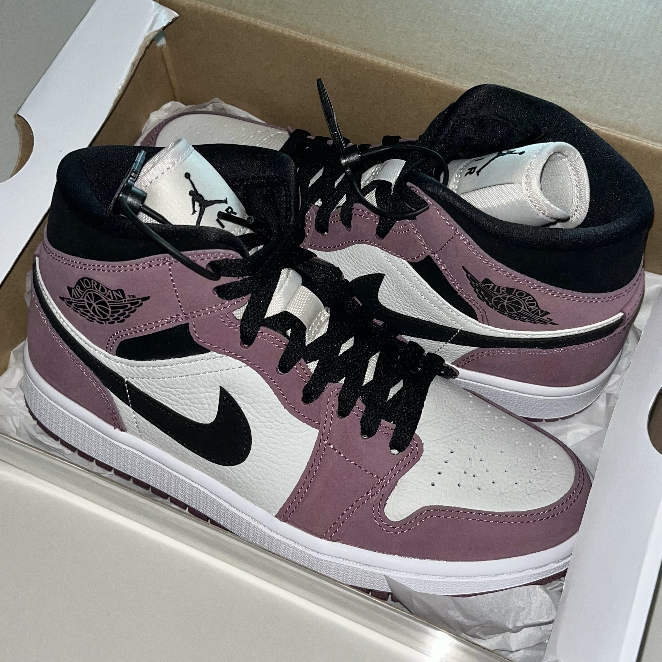 (W) Jordan 1 Mid SE Light Mulberry 착용 스타일