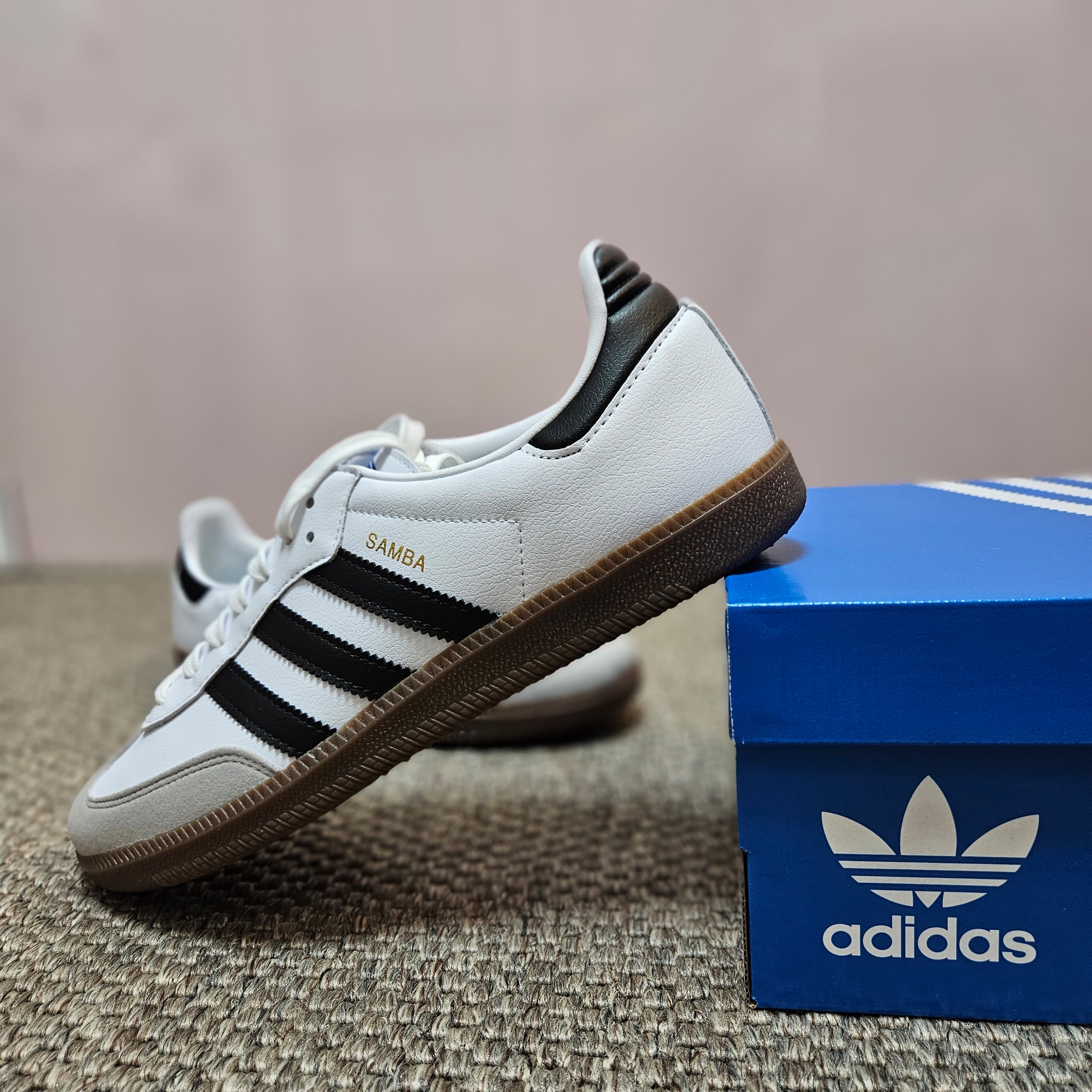 Adidas Samba Vegan White Black 착용 스타일 - 2