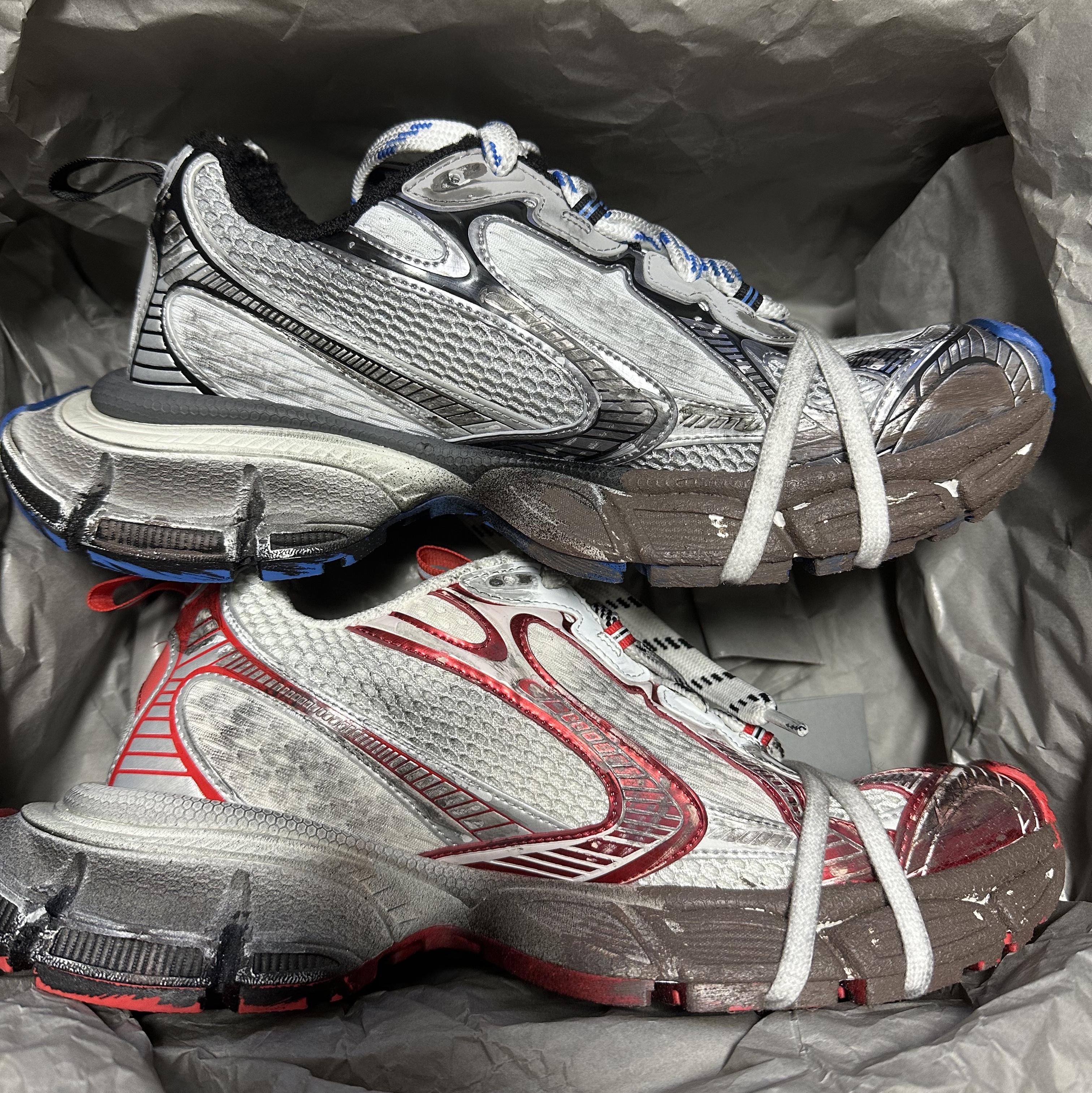 Balenciaga 3XL Sneakers Worn Out White Red, Balenciaga 3XL Sneakers Worn Out Grey White Blue 착용 스타일