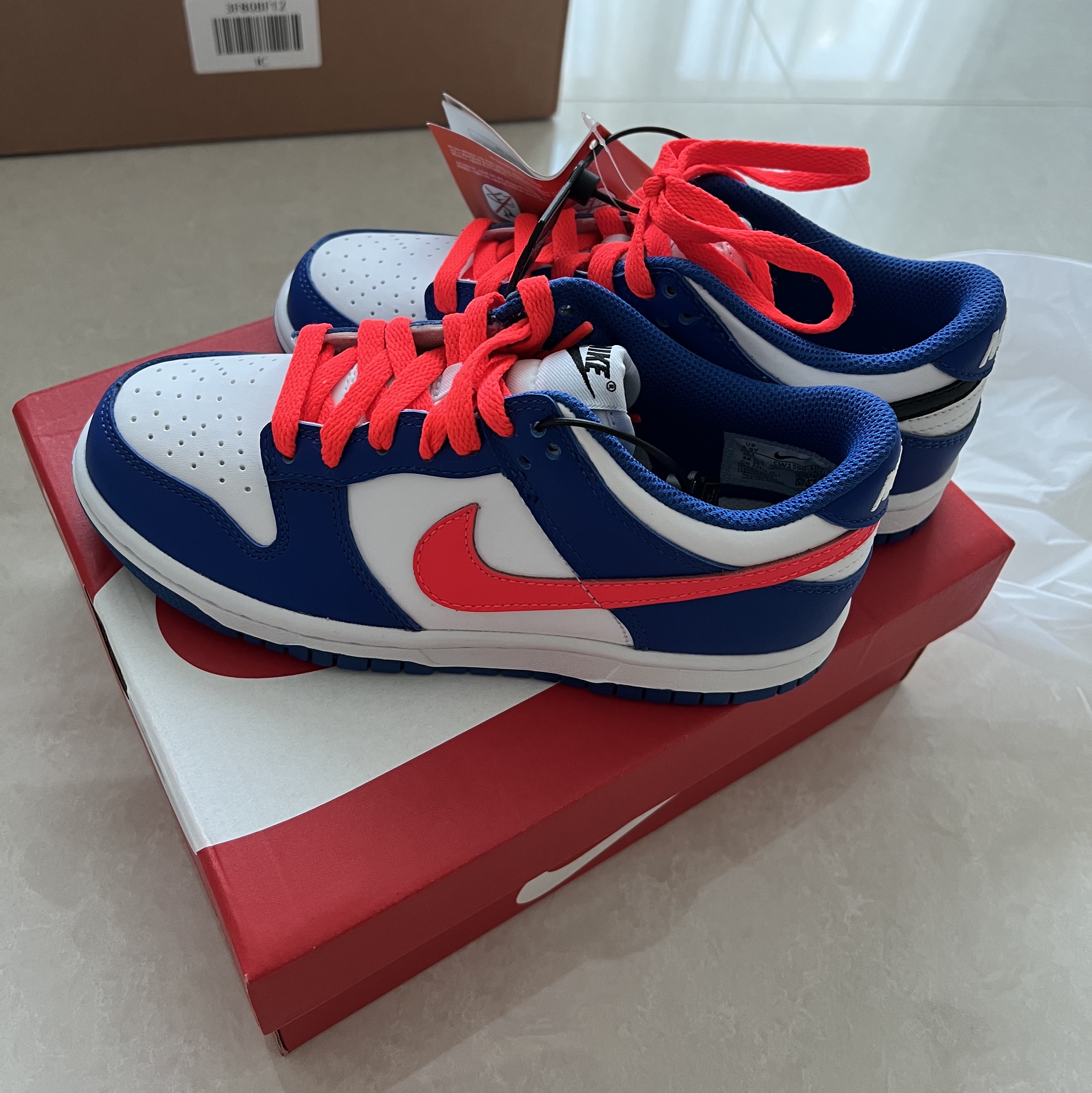 (GS) Nike Dunk Low Bright Crimson Game Royal 착용 스타일