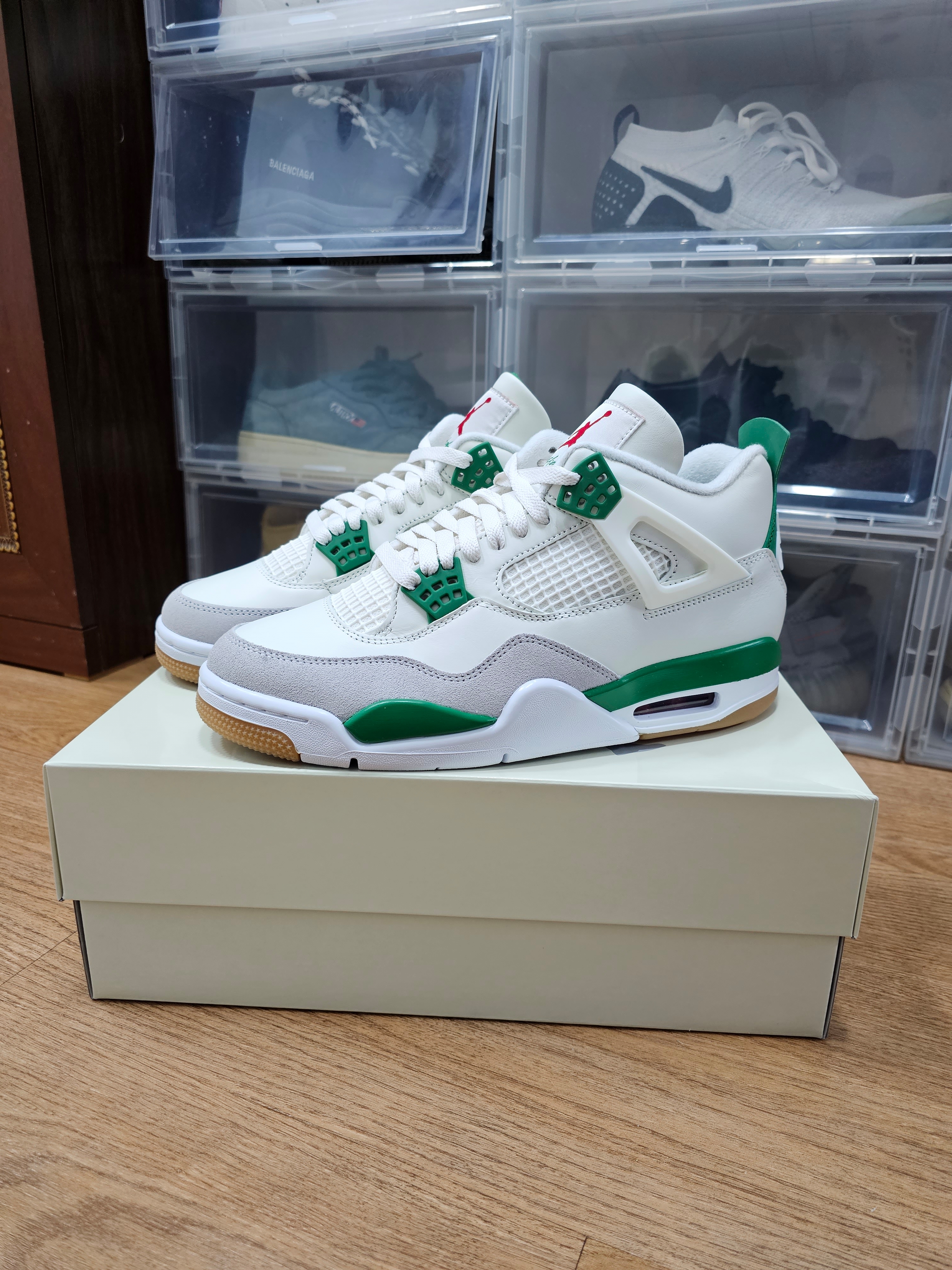 Jordan 4 x Nike SB Retro SP Pine Green 착용 스타일 - 1