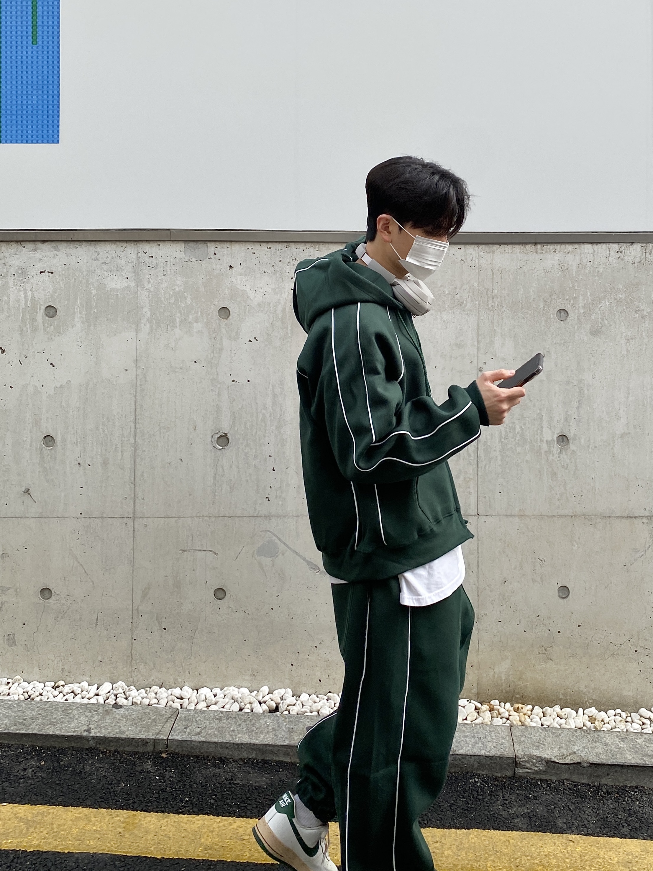 (W) Nike Air Force 1 Low Gorge Green 착용 스타일 - 3