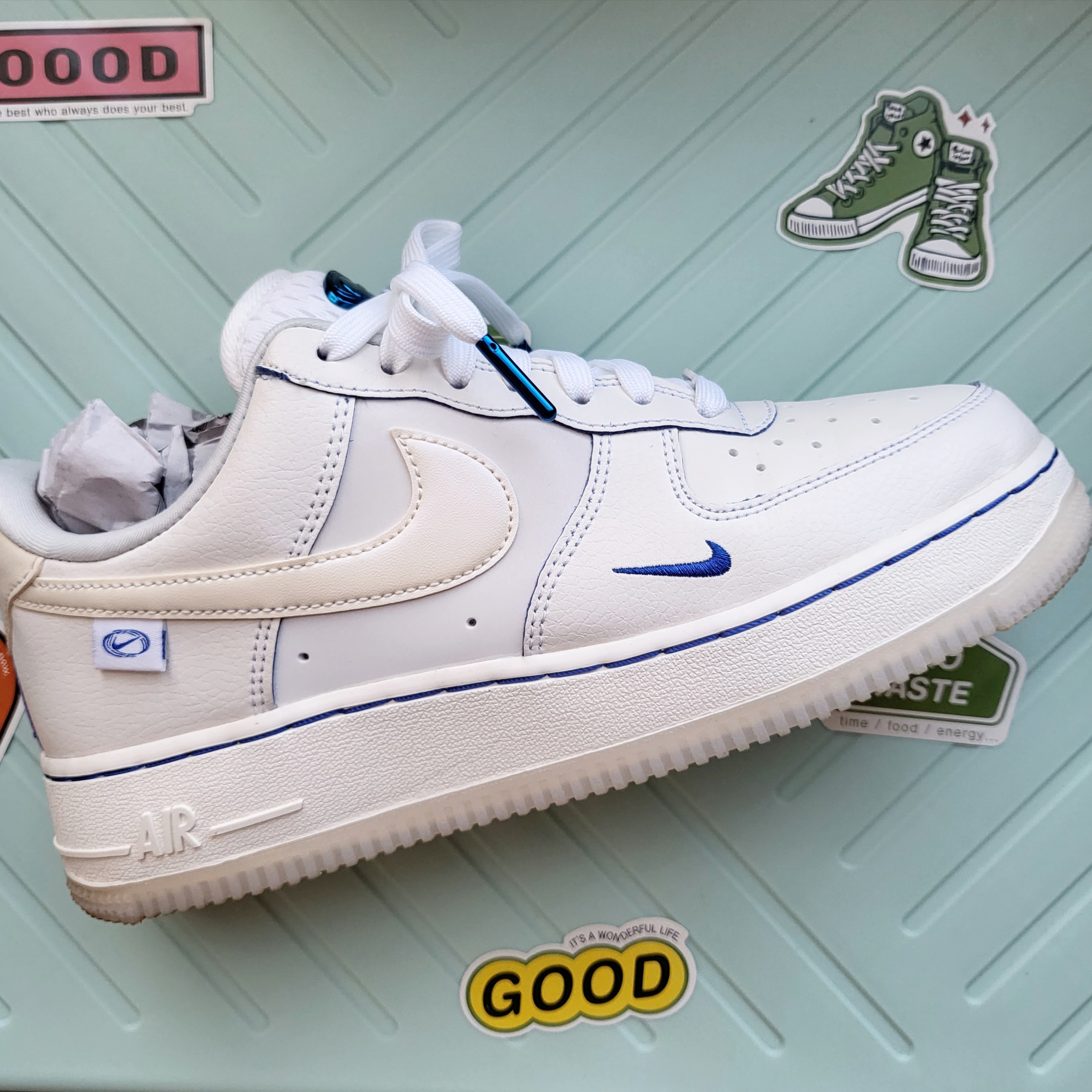 (W) Nike Air Force 1 '07 LX Game Royal Sail 착용 스타일
