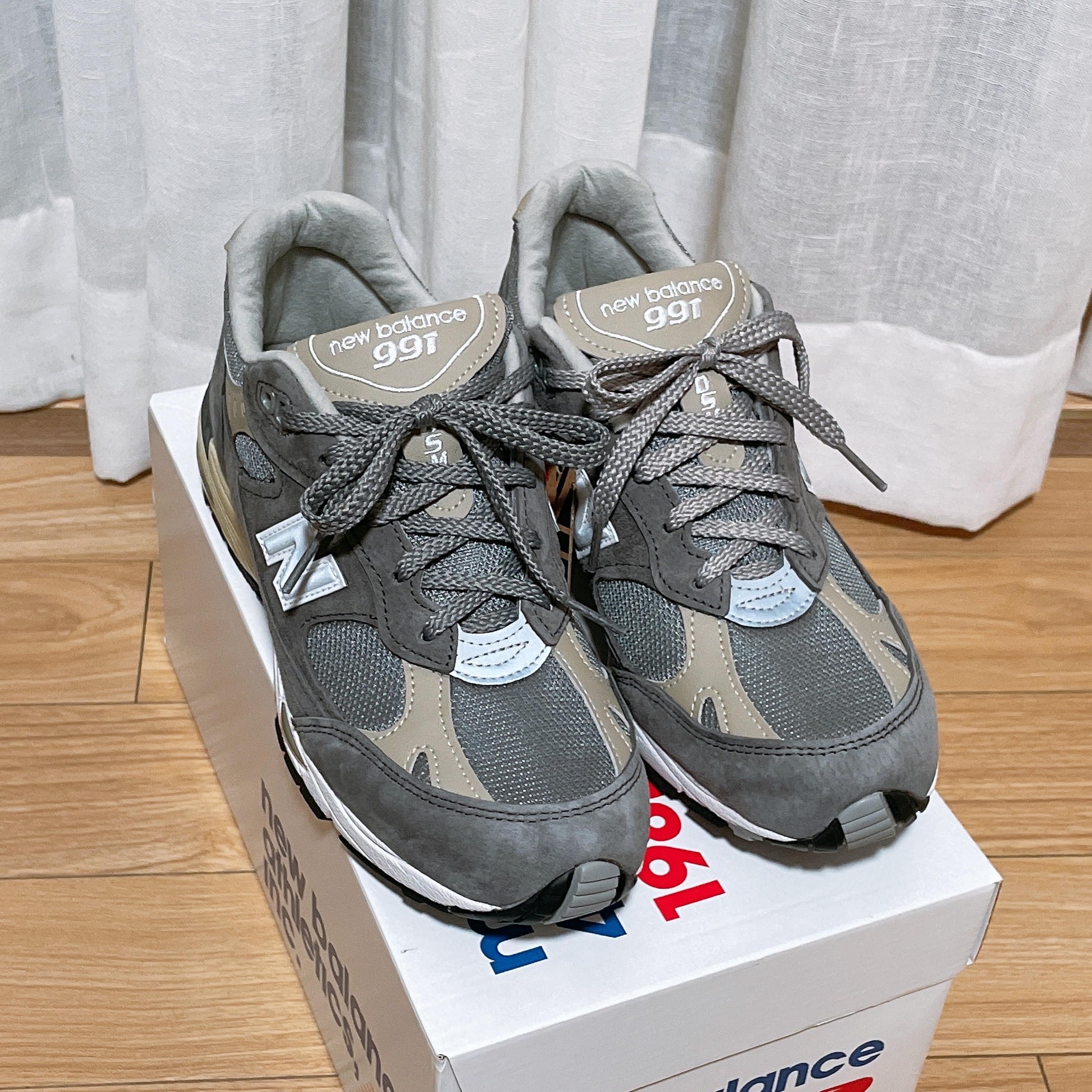 (W) New Balance x DSM 991 Made in UK Grey 착용 스타일 - 1
