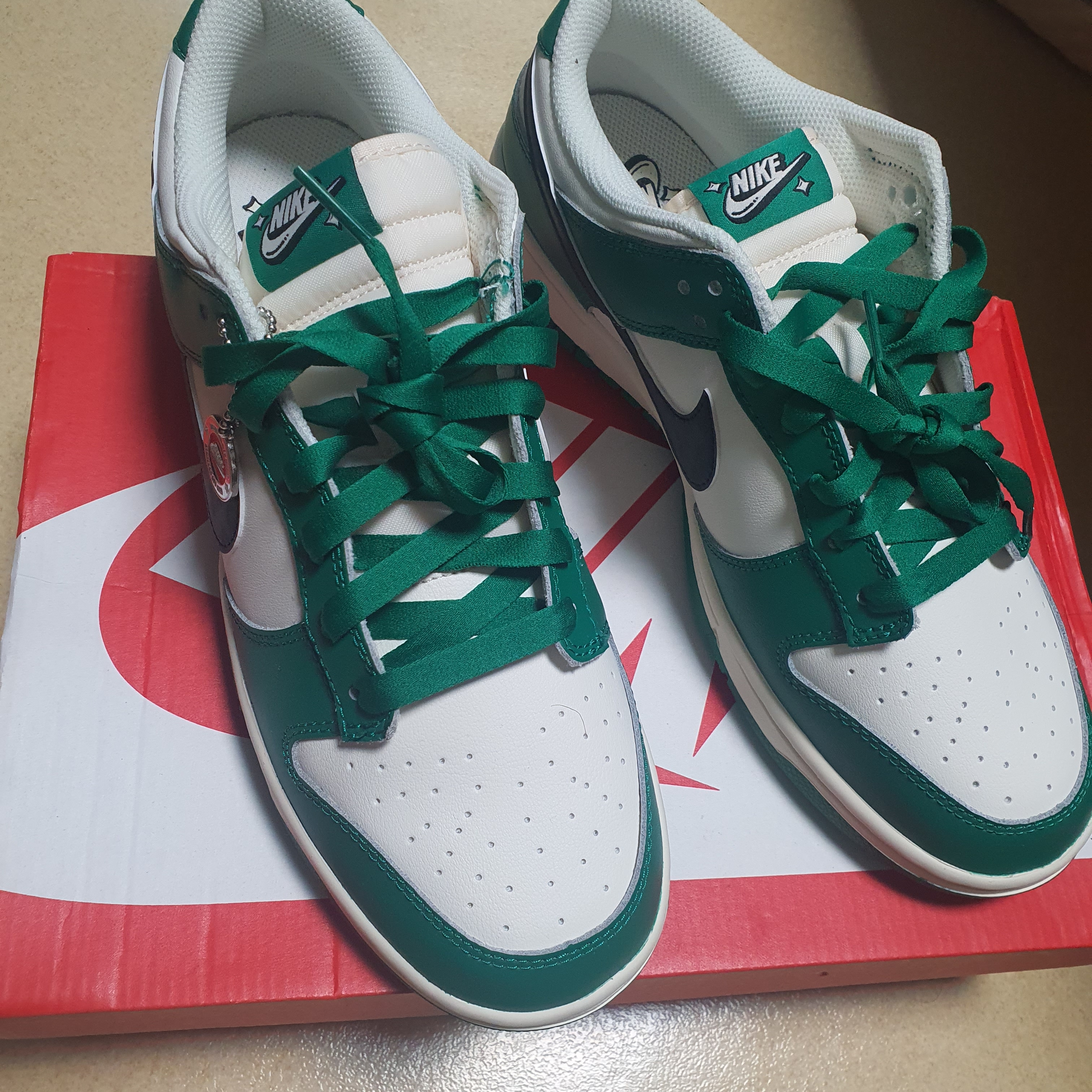 Nike Dunk Low Retro SE Jackpot Malachite 착용 스타일