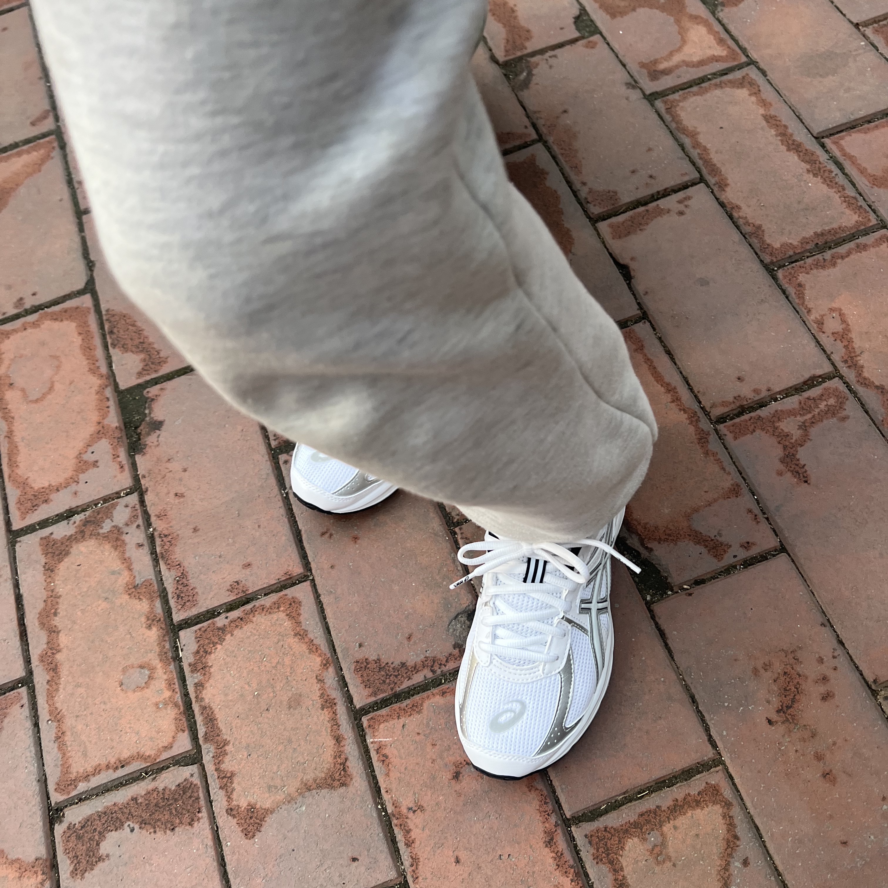 Asics Jog 100 S White - 2E Wide 착용 스타일 - 2
