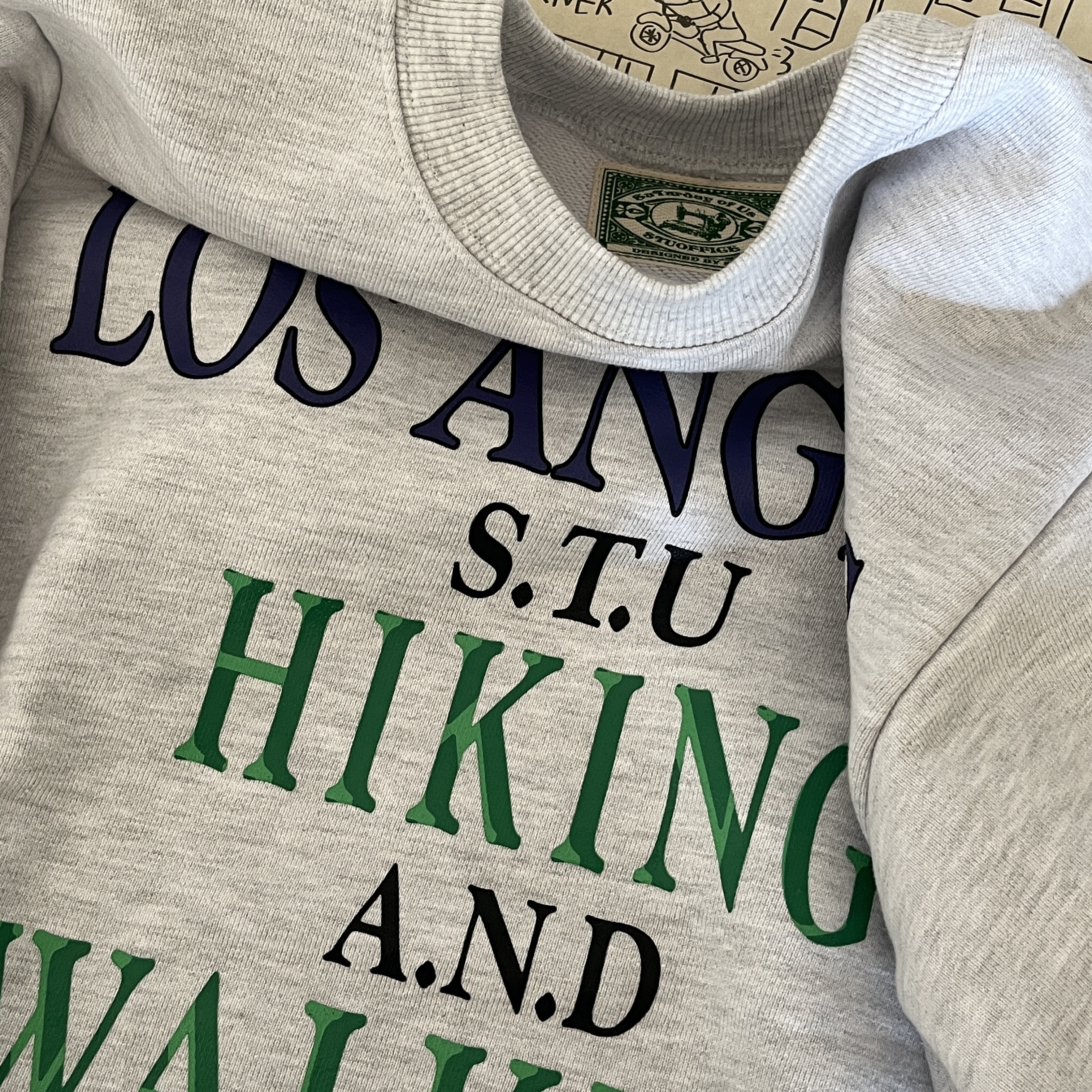[KREAM 단독] STU Women Hiking Sweatshirt Light Grey 착용 스타일