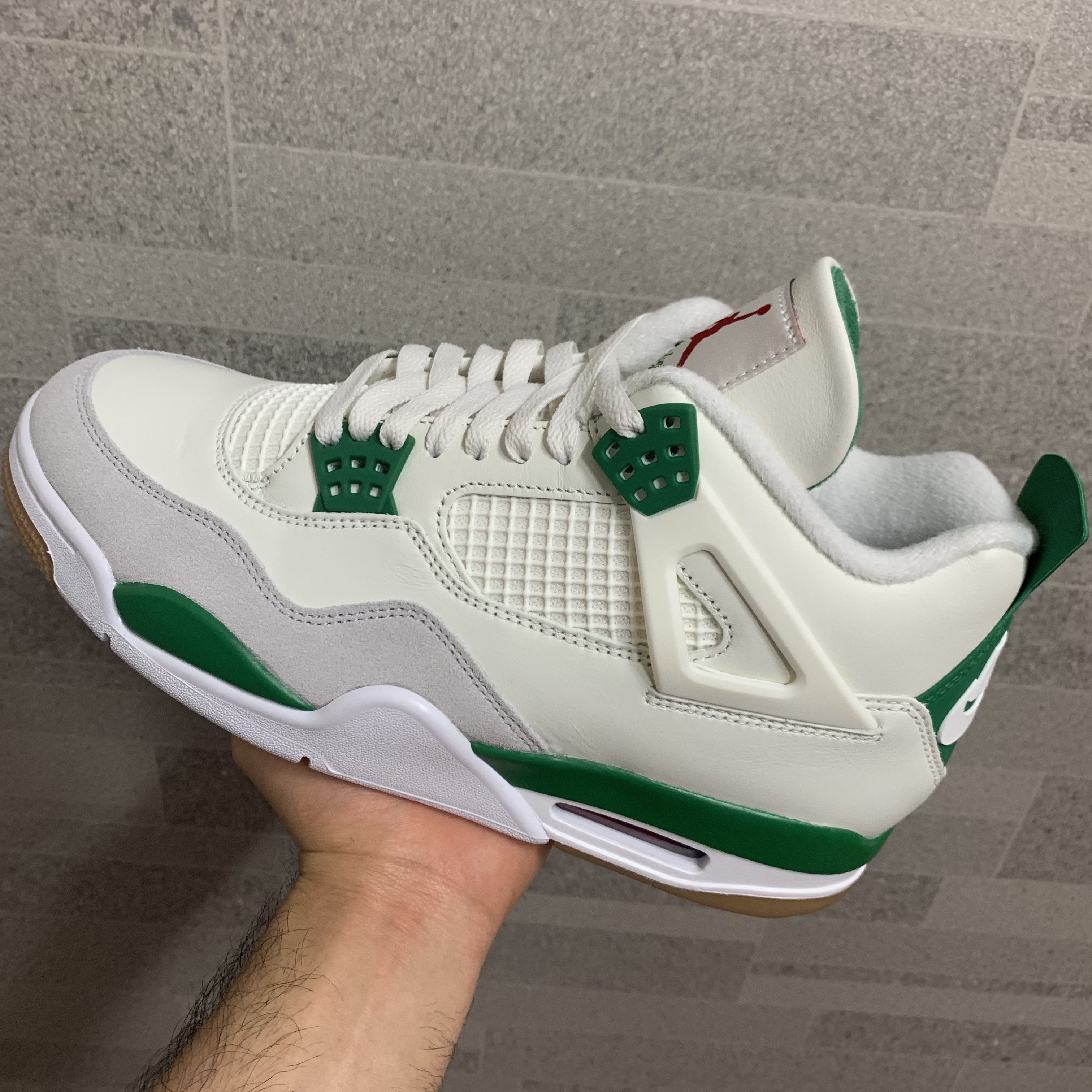 Jordan 4 x Nike SB Retro SP Pine Green 착용 스타일 - 2