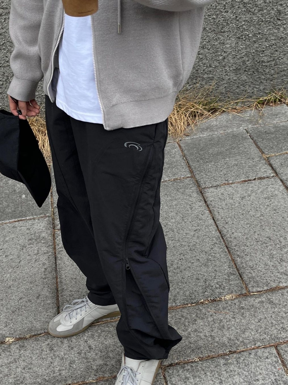 Art Of Field Side Zipper Balloon Pants Black, Reproduction of Found German Military Trainer 1700L Light Gray 착용 스타일 - 3
