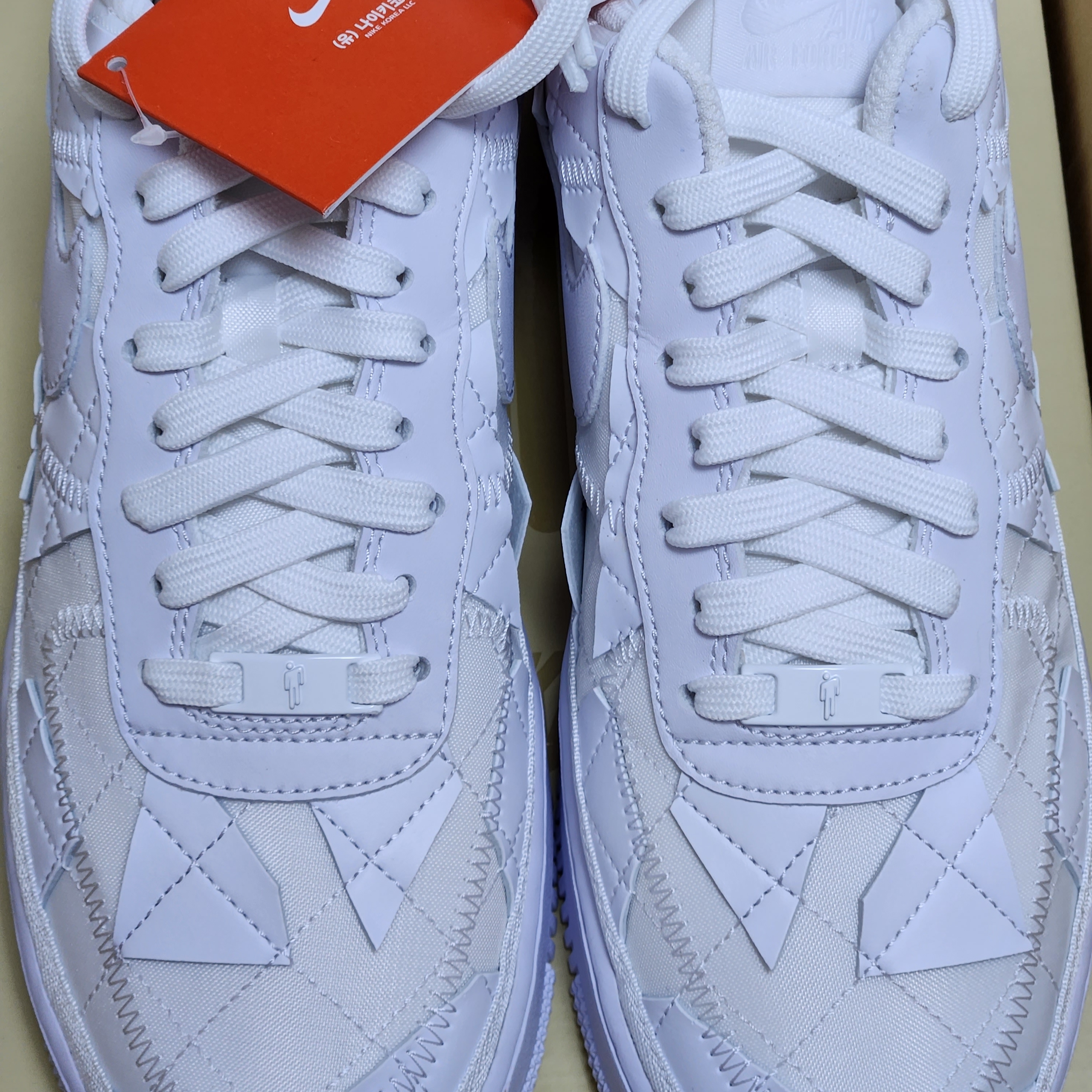 Nike x Billie Eilish Air Force 1 Low SP Triple White 착용 스타일 - 2