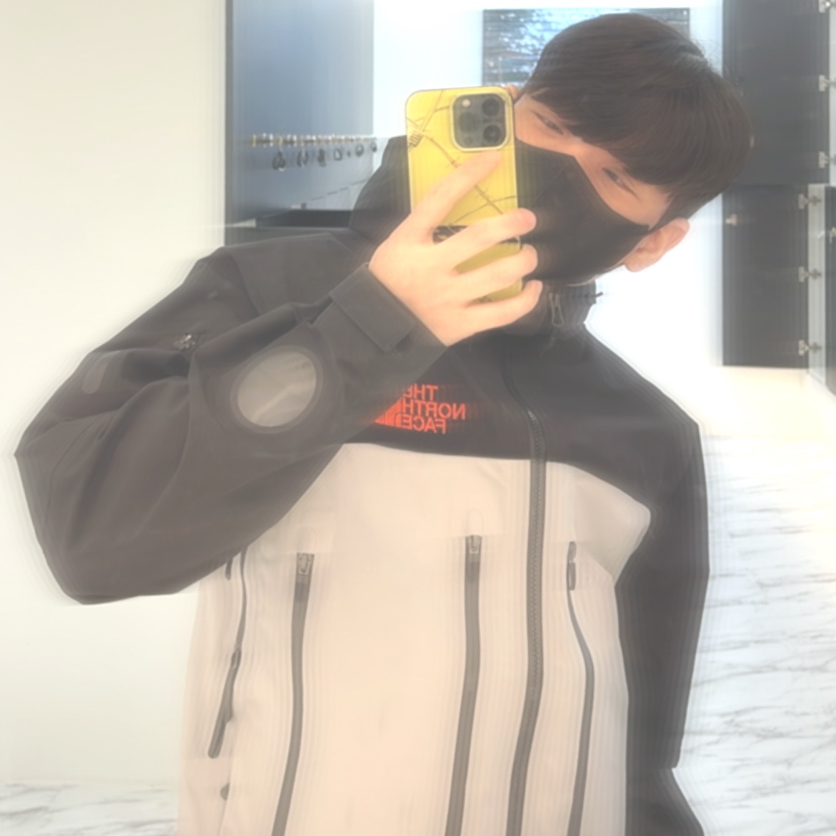 Supreme x The North Face Taped Seam Shell Jacket Grey - 22FW 착용 스타일