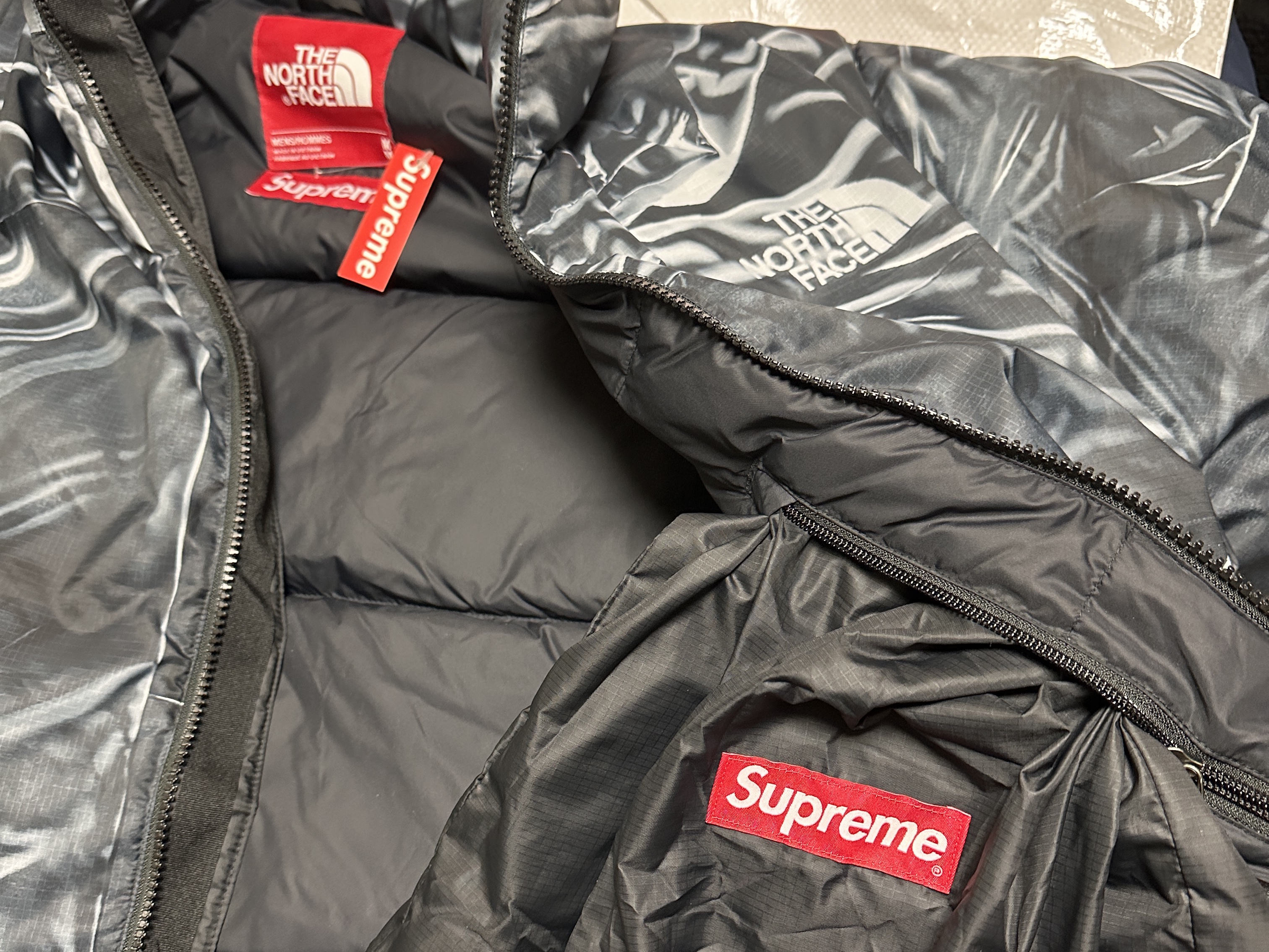 Supreme x The North Face Trompe L’oeil Printed Nuptse Jacket Black - 23SS 착용 스타일 - 2