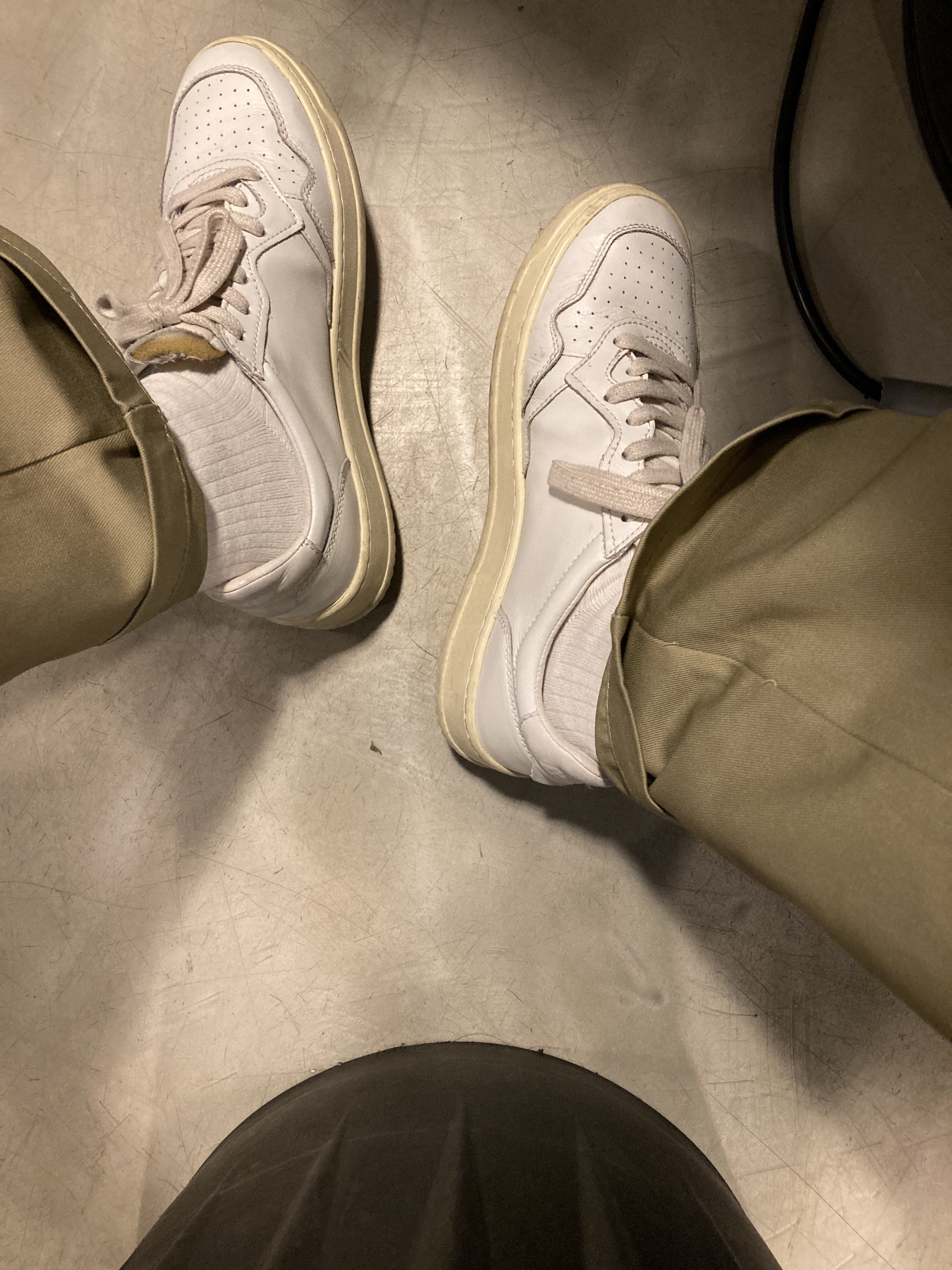 Autry Medalist Low Leather Sneakers White 착용 스타일 - 5
