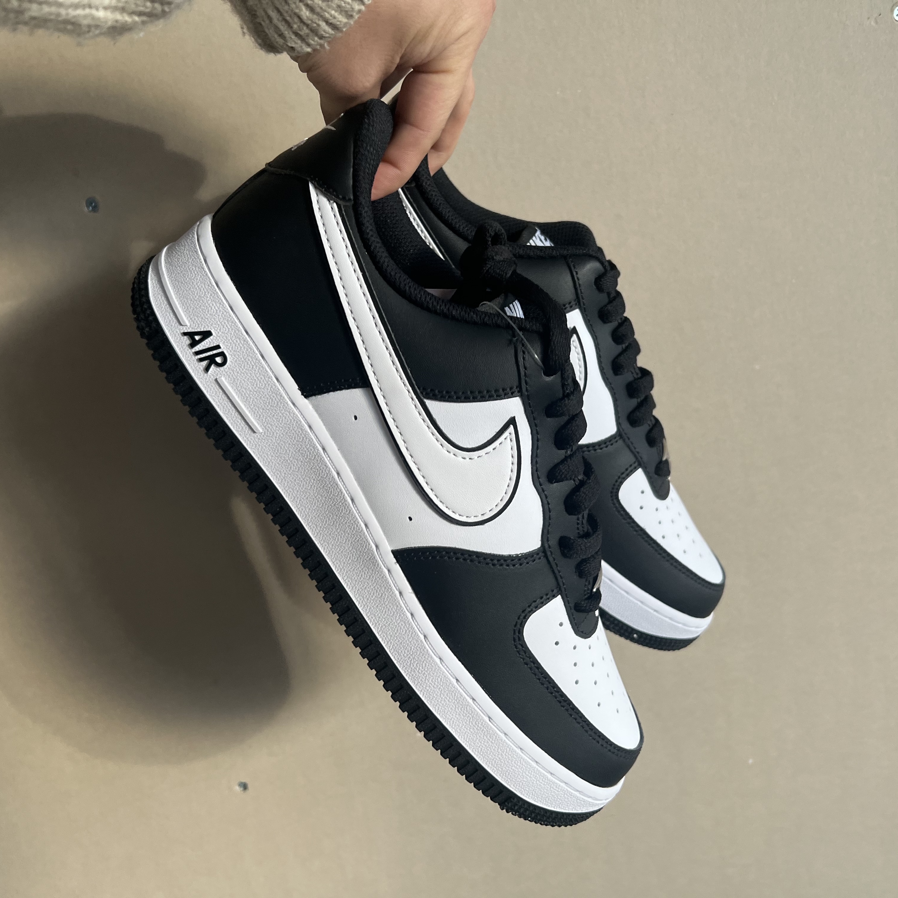 Nike Air Force 1 '07 Black White 착용 스타일