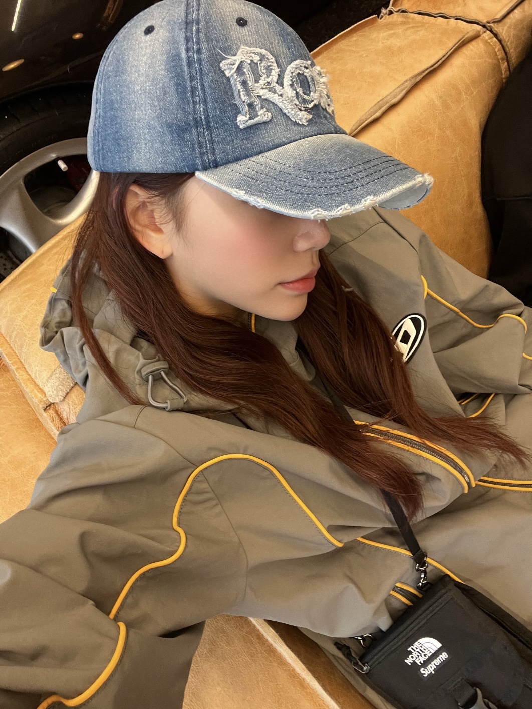 Diesel J-Hives Windbreaker with Contrast Piping Grey, 2000Archives Roses Denim Ball Cap 착용 스타일